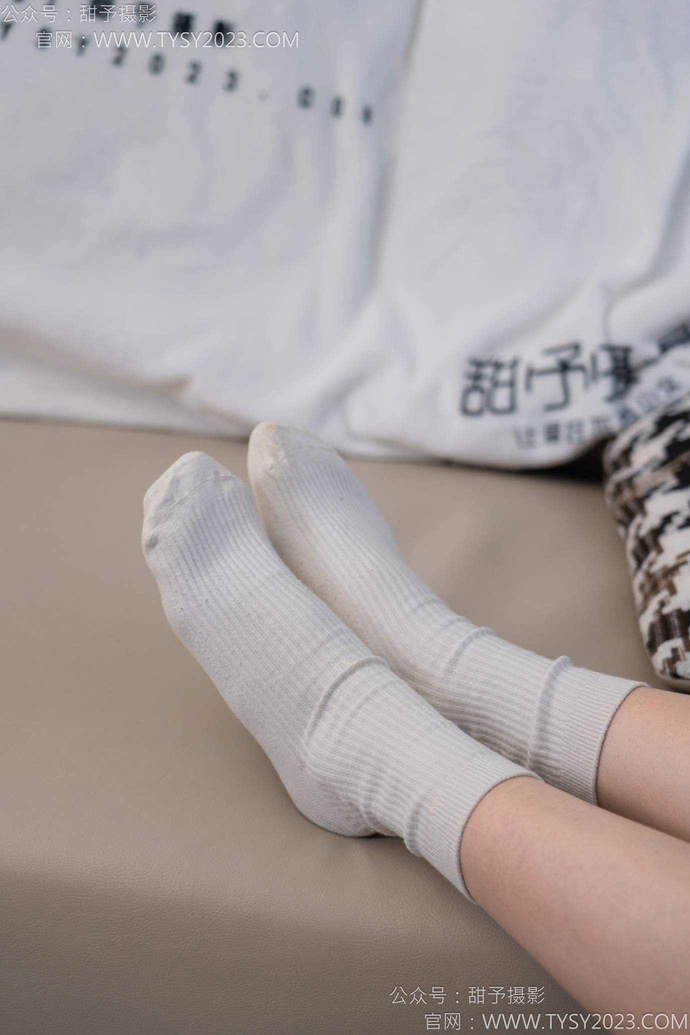 图片[88]-甜予摄影 NO.127 丹丹-皮鞋、白棉袜、裸足[145P] – 速更版-美库