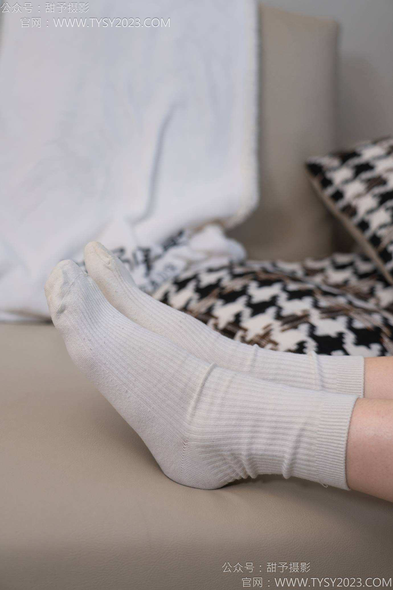 图片[89]-甜予摄影 NO.127 丹丹-皮鞋、白棉袜、裸足[145P] – 速更版-美库