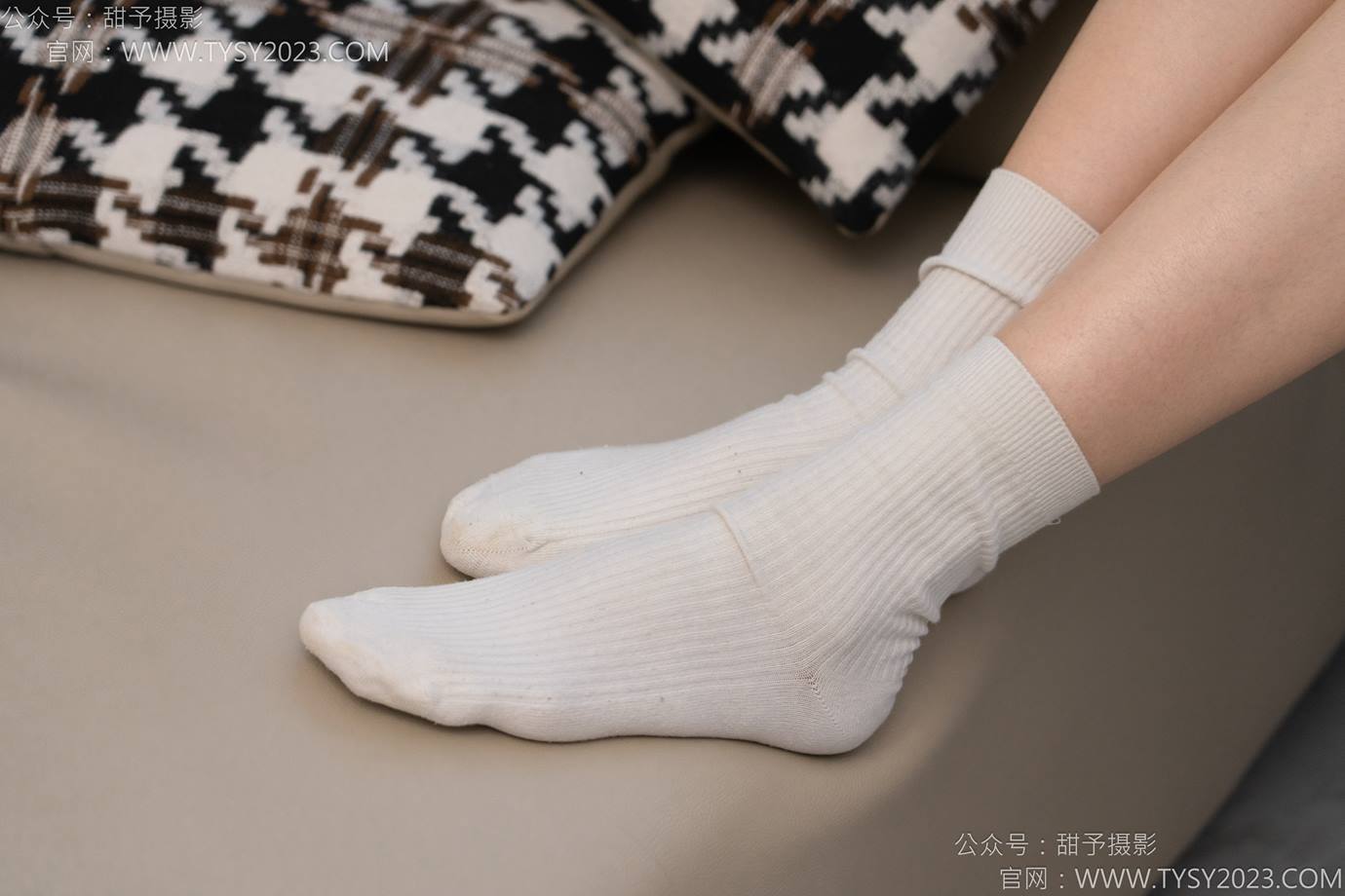 图片[92]-甜予摄影 NO.127 丹丹-皮鞋、白棉袜、裸足[145P] – 速更版-美库