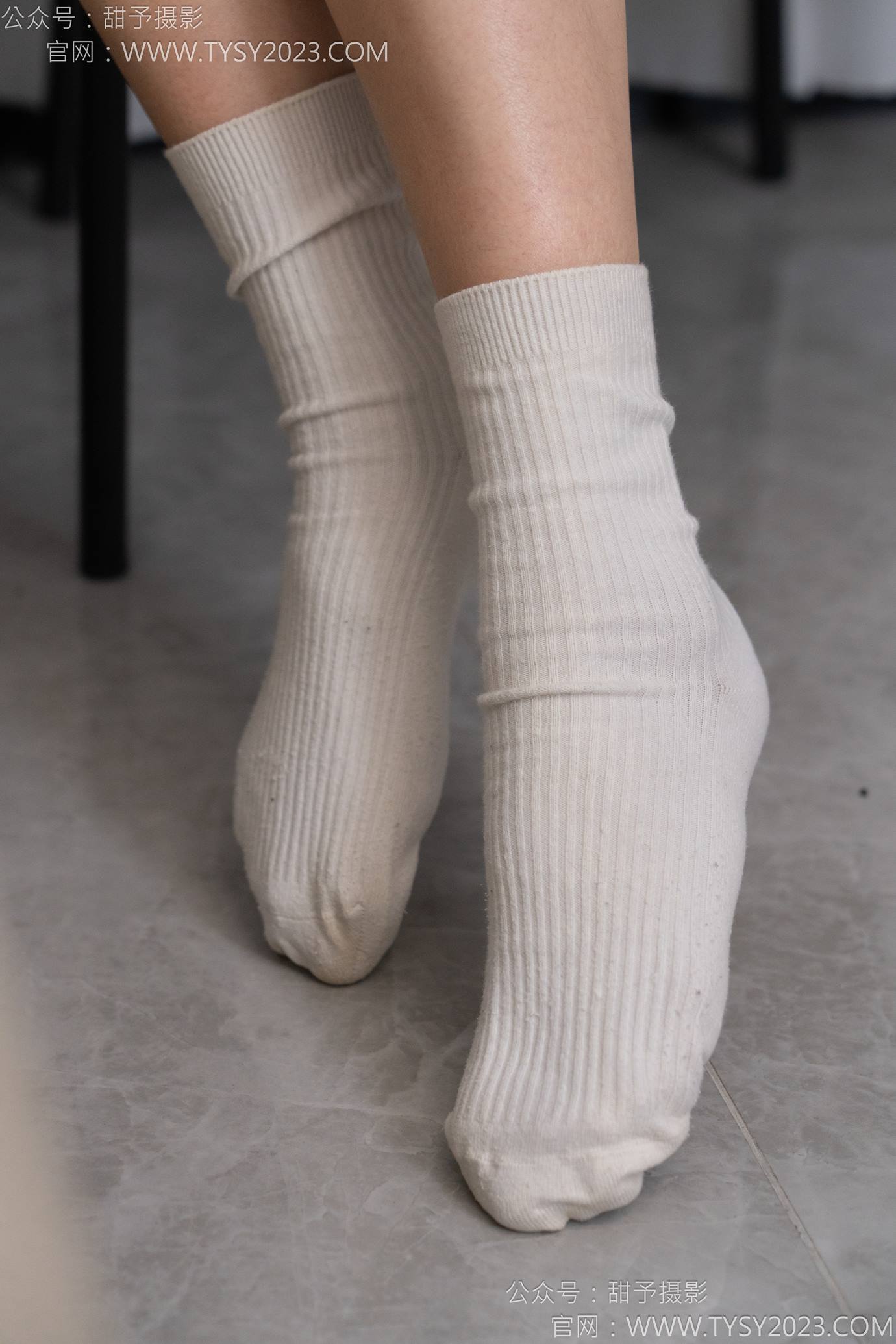 图片[96]-甜予摄影 NO.127 丹丹-皮鞋、白棉袜、裸足[145P] – 速更版-美库