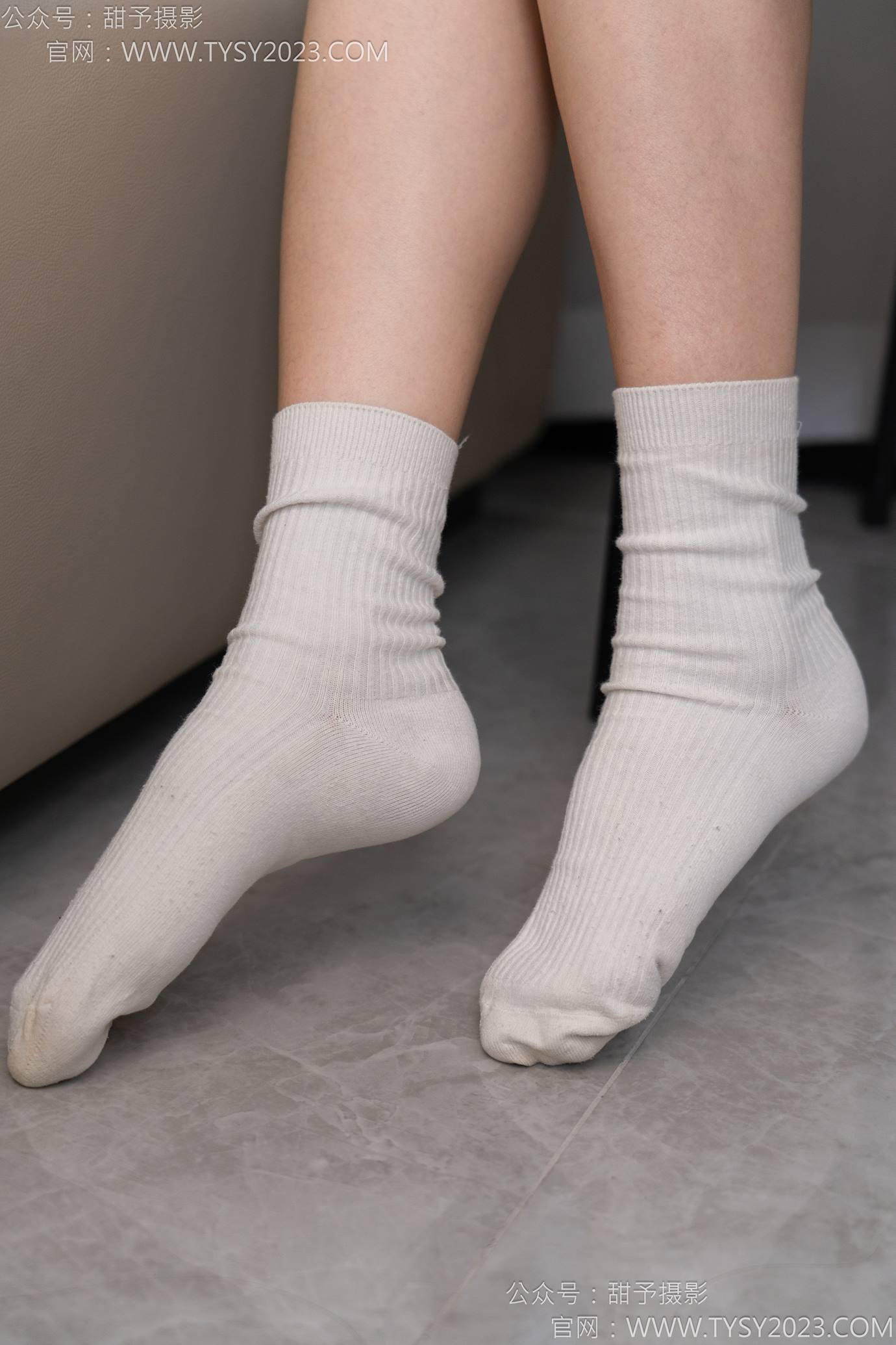 图片[98]-甜予摄影 NO.127 丹丹-皮鞋、白棉袜、裸足[145P] – 速更版-美库