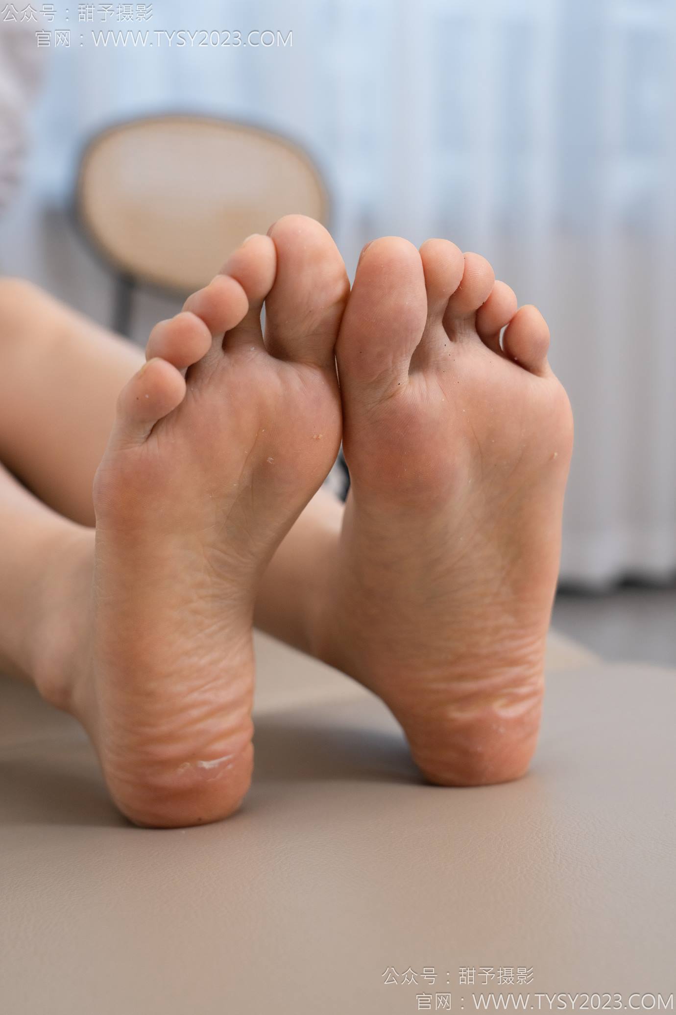 图片[115]-甜予摄影 NO.127 丹丹-皮鞋、白棉袜、裸足[145P] – 速更版-美库