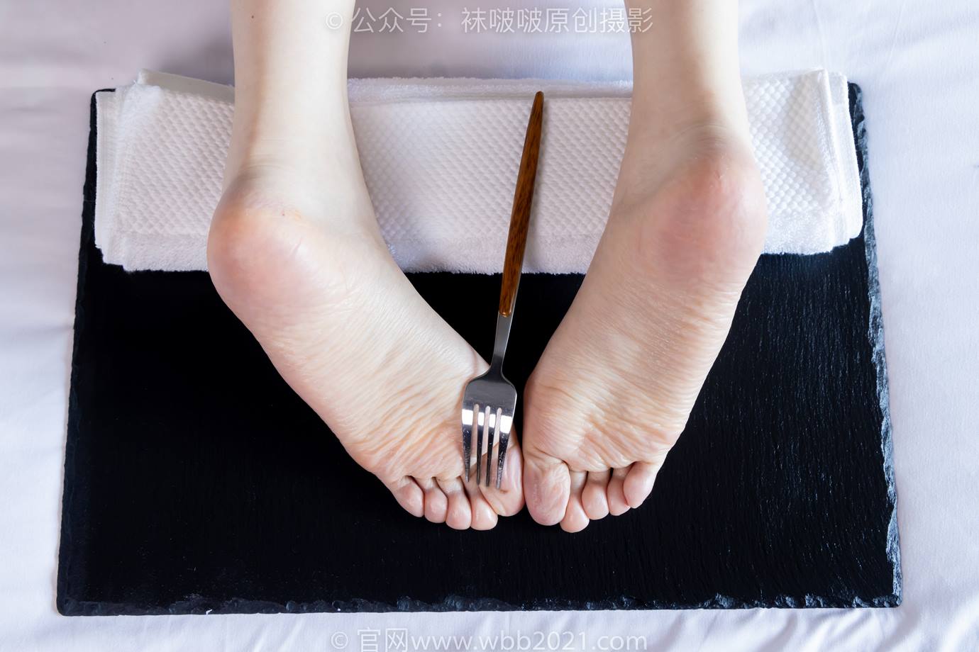 图片[73]-[BoBoSocks袜啵啵]NO.525 小甜豆-高跟鞋、短白丝、裸足、裸足刀叉摆盘剧情[186P] – 速更版-美库