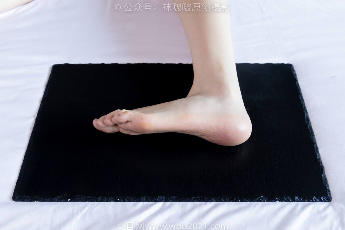 图片[89]-[BoBoSocks袜啵啵]NO.525 小甜豆-高跟鞋、短白丝、裸足、裸足刀叉摆盘剧情[186P] – 速更版-美库