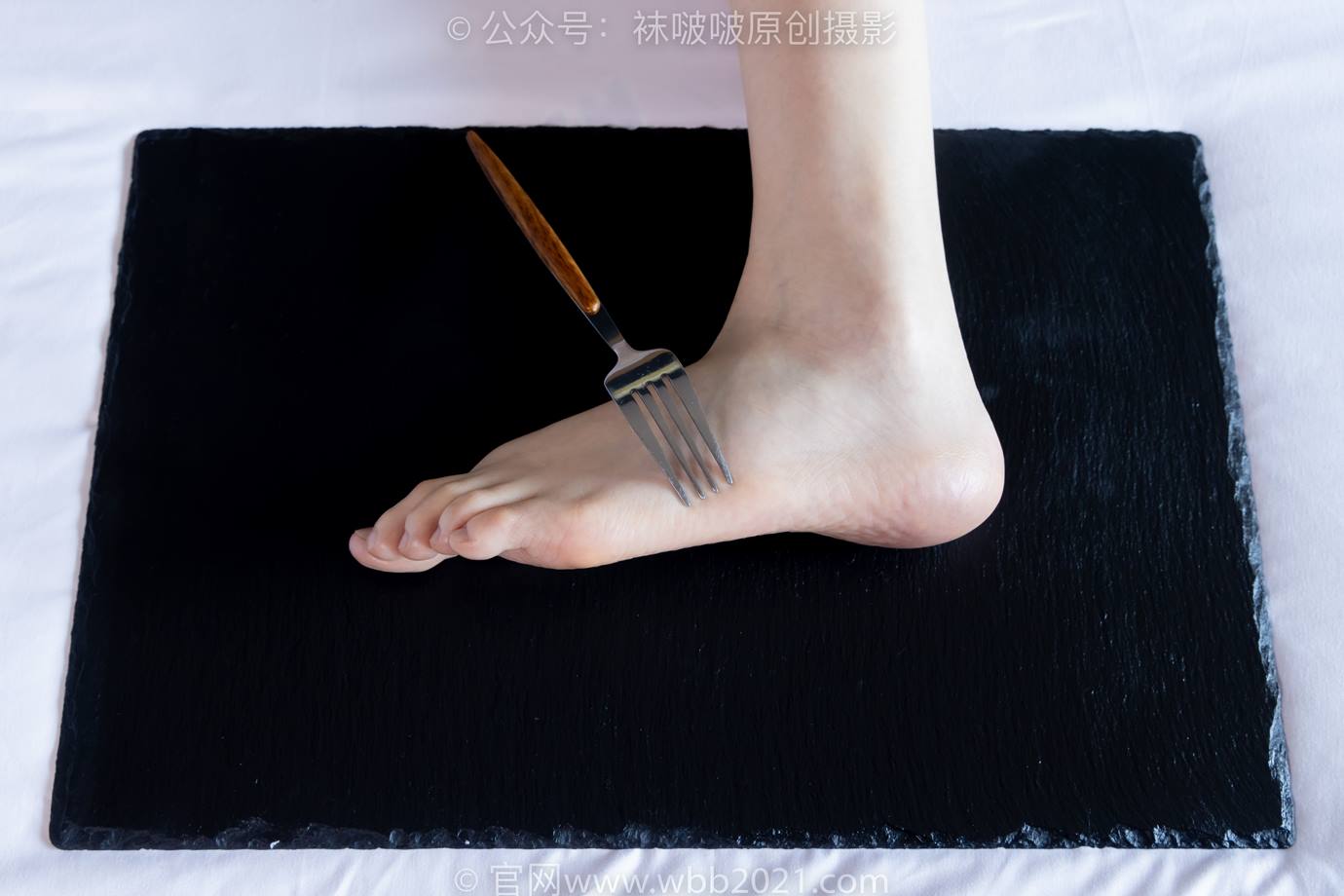 图片[93]-[BoBoSocks袜啵啵]NO.525 小甜豆-高跟鞋、短白丝、裸足、裸足刀叉摆盘剧情[186P] – 速更版-美库