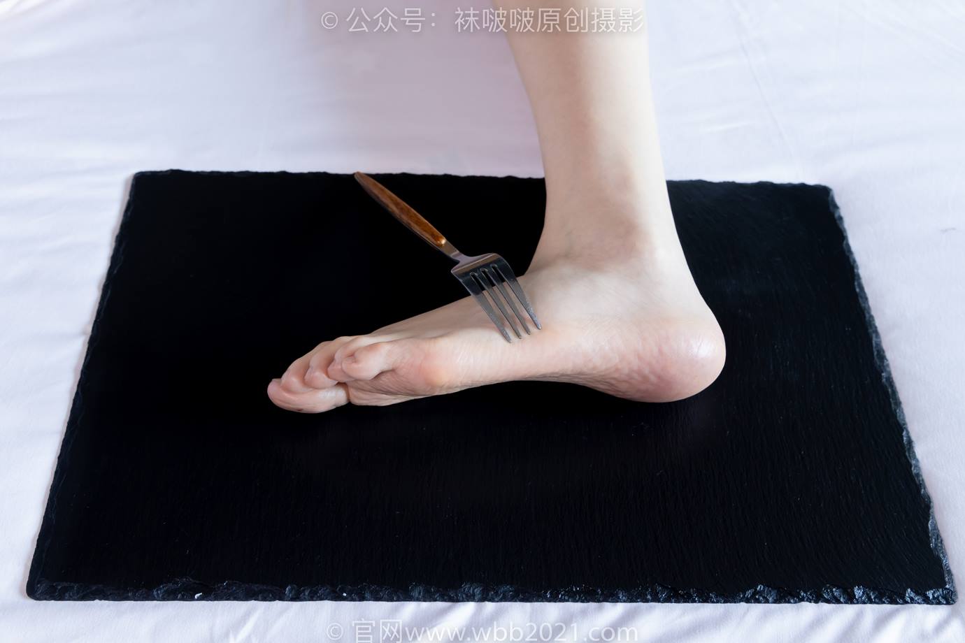 图片[94]-[BoBoSocks袜啵啵]NO.525 小甜豆-高跟鞋、短白丝、裸足、裸足刀叉摆盘剧情[186P] – 速更版-美库