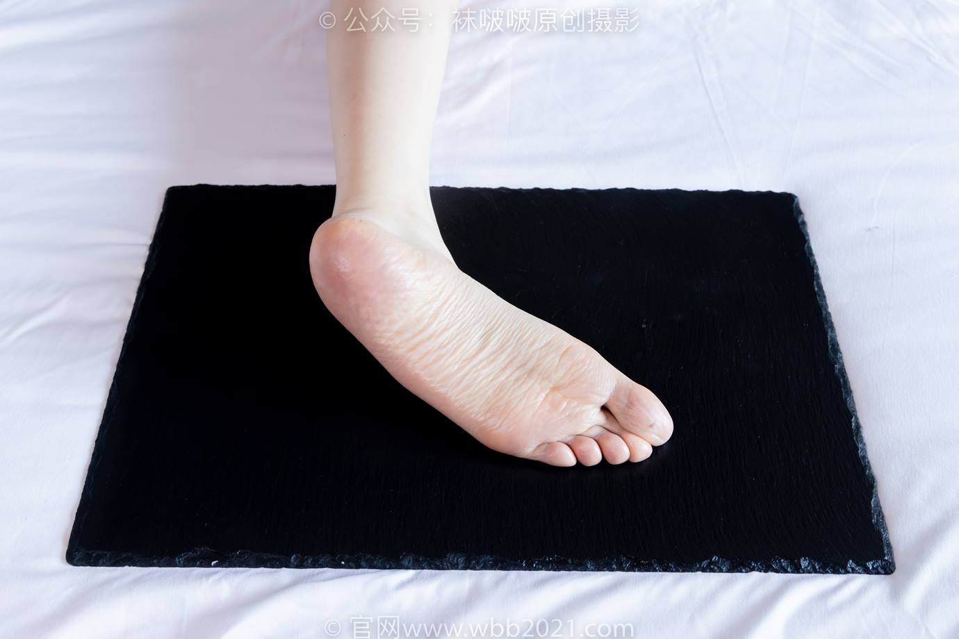 图片[99]-[BoBoSocks袜啵啵]NO.525 小甜豆-高跟鞋、短白丝、裸足、裸足刀叉摆盘剧情[186P] – 速更版-美库