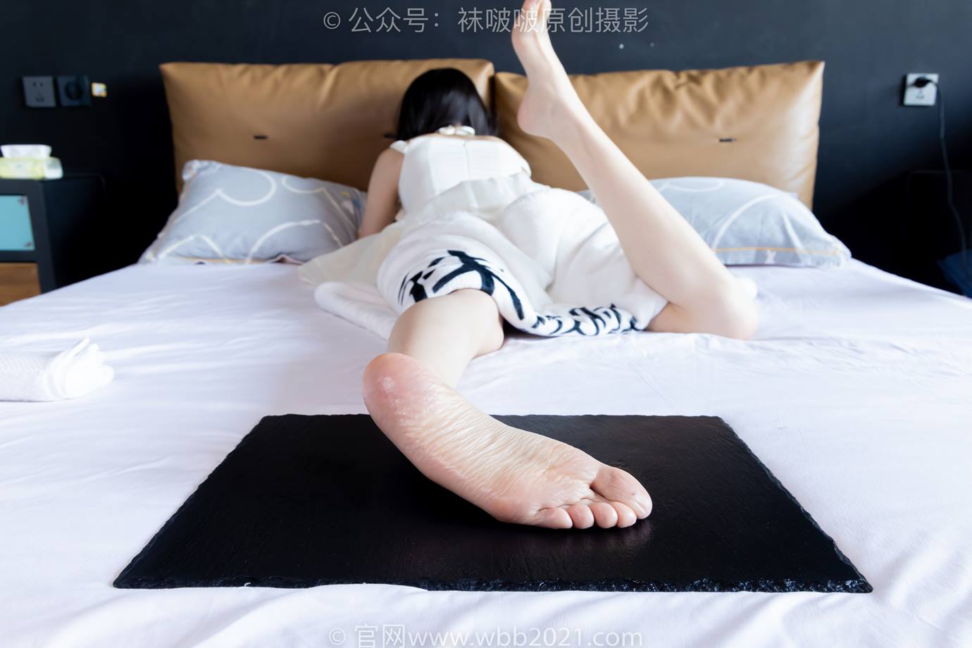 图片[101]-[BoBoSocks袜啵啵]NO.525 小甜豆-高跟鞋、短白丝、裸足、裸足刀叉摆盘剧情[186P] – 速更版-美库