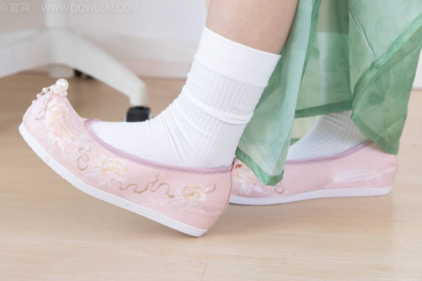 图片[15]-物恋传媒 NO.2297 嘟嘟-布鞋、白棉袜、古装、半脱袜子剧情[138P] – 速更版-美库