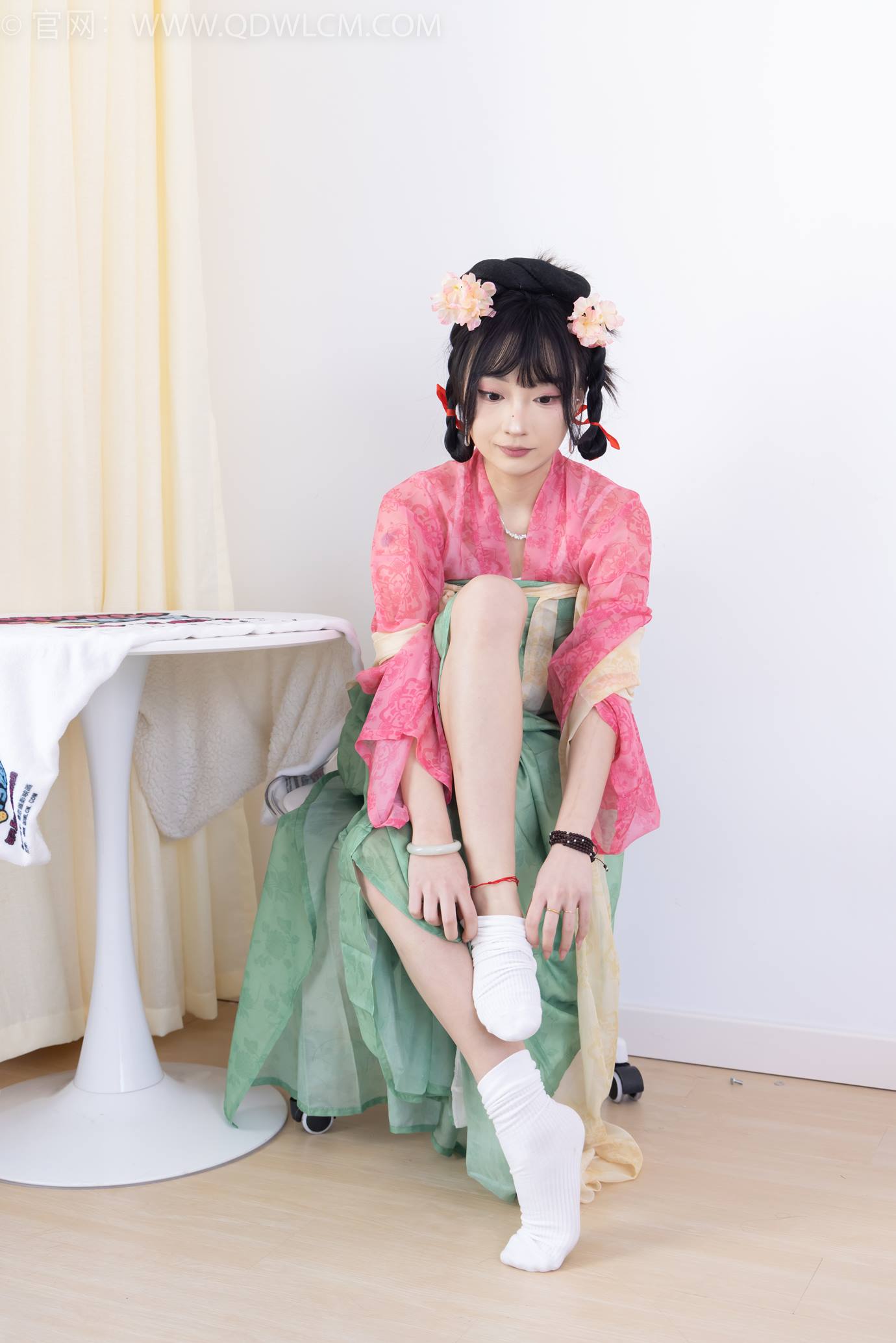 图片[21]-物恋传媒 NO.2297 嘟嘟-布鞋、白棉袜、古装、半脱袜子剧情[138P] – 速更版-美库