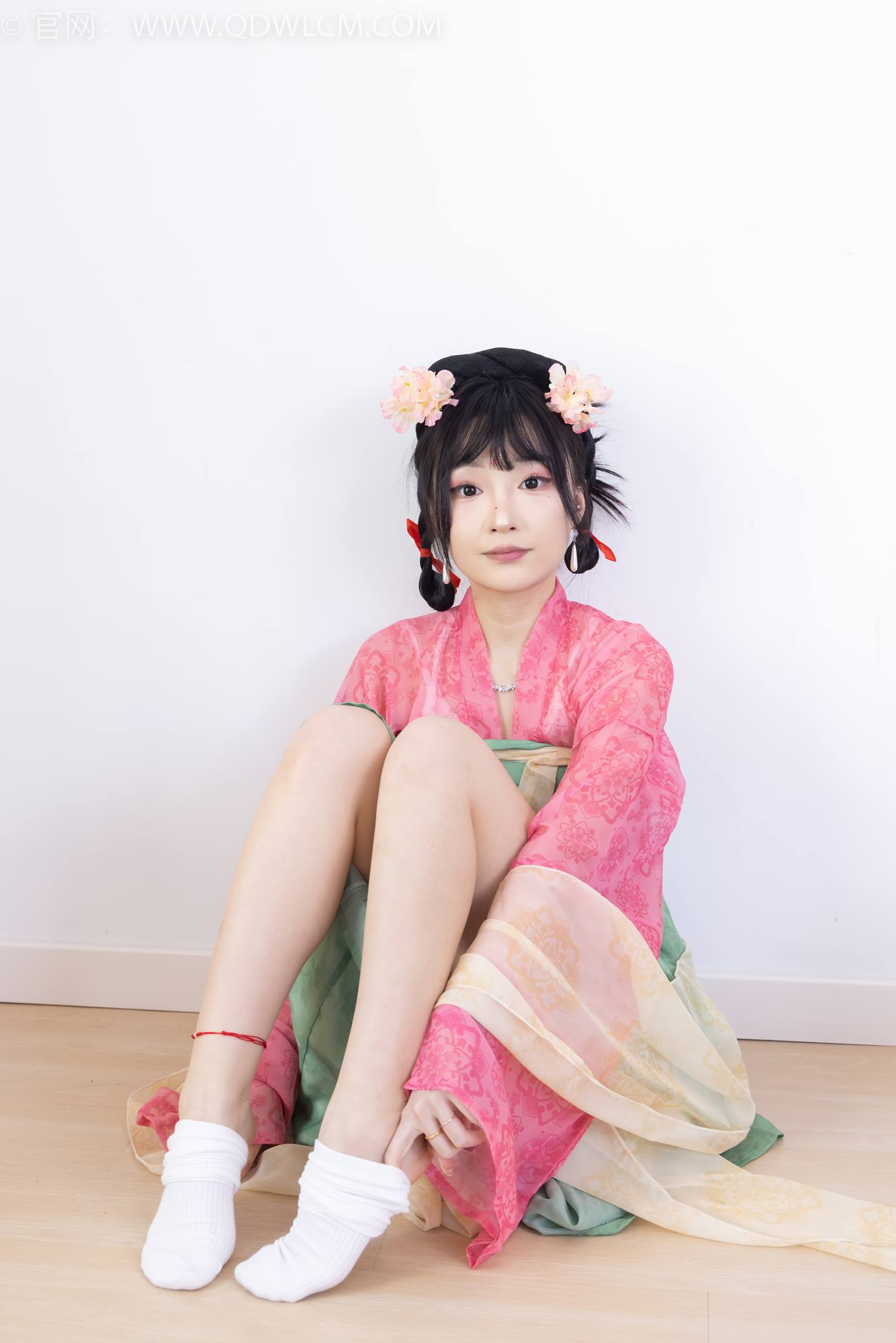 图片[25]-物恋传媒 NO.2297 嘟嘟-布鞋、白棉袜、古装、半脱袜子剧情[138P] – 速更版-美库