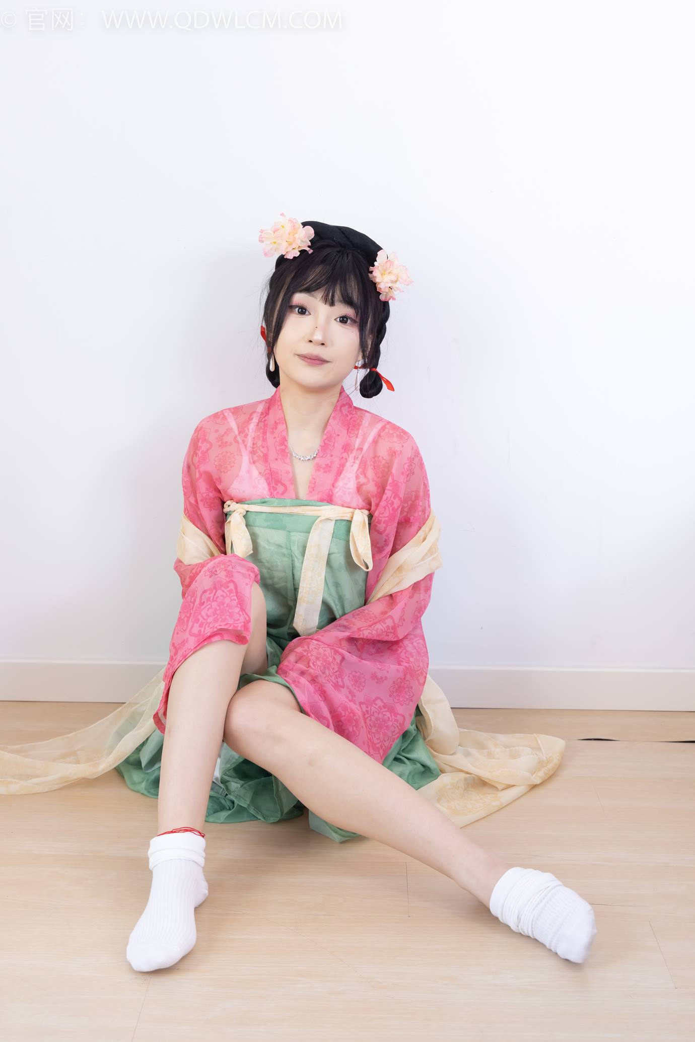 图片[41]-物恋传媒 NO.2297 嘟嘟-布鞋、白棉袜、古装、半脱袜子剧情[138P] – 速更版-美库