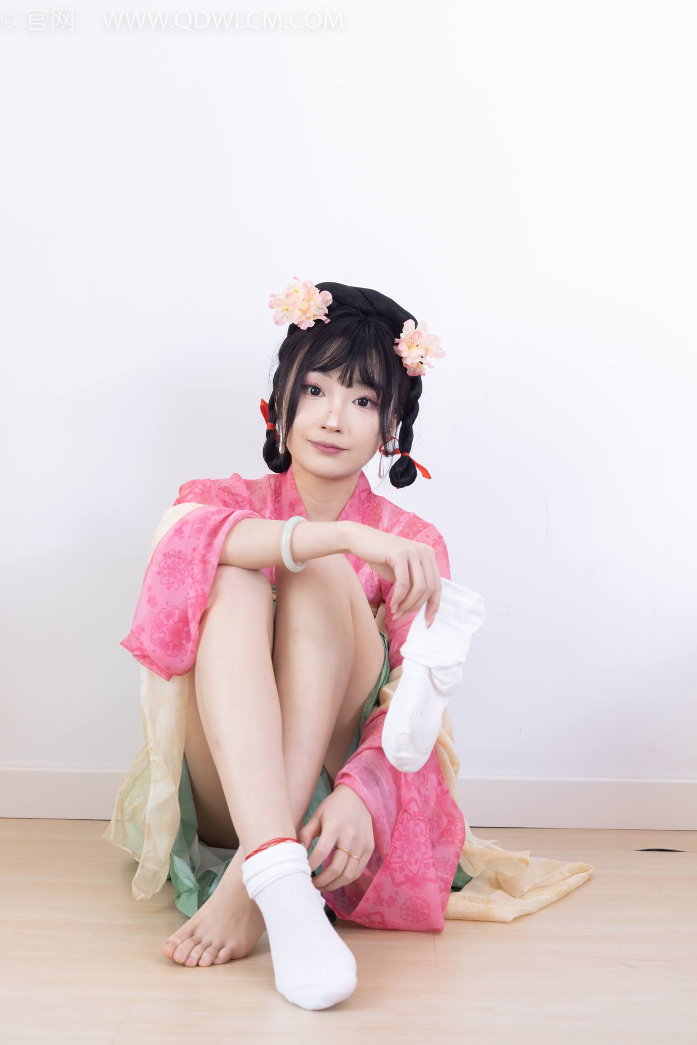 图片[44]-物恋传媒 NO.2297 嘟嘟-布鞋、白棉袜、古装、半脱袜子剧情[138P] – 速更版-美库