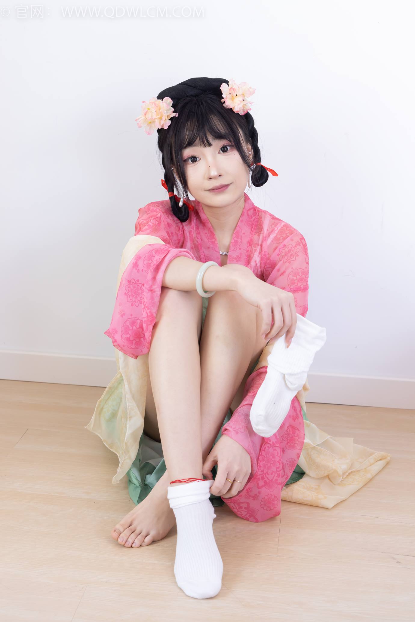 图片[45]-物恋传媒 NO.2297 嘟嘟-布鞋、白棉袜、古装、半脱袜子剧情[138P] – 速更版-美库