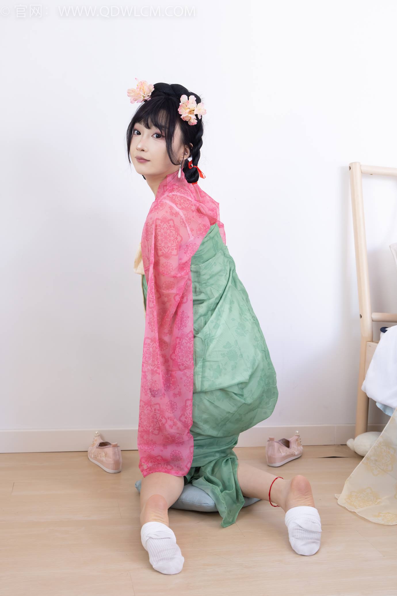 图片[86]-物恋传媒 NO.2297 嘟嘟-布鞋、白棉袜、古装、半脱袜子剧情[138P] – 速更版-美库