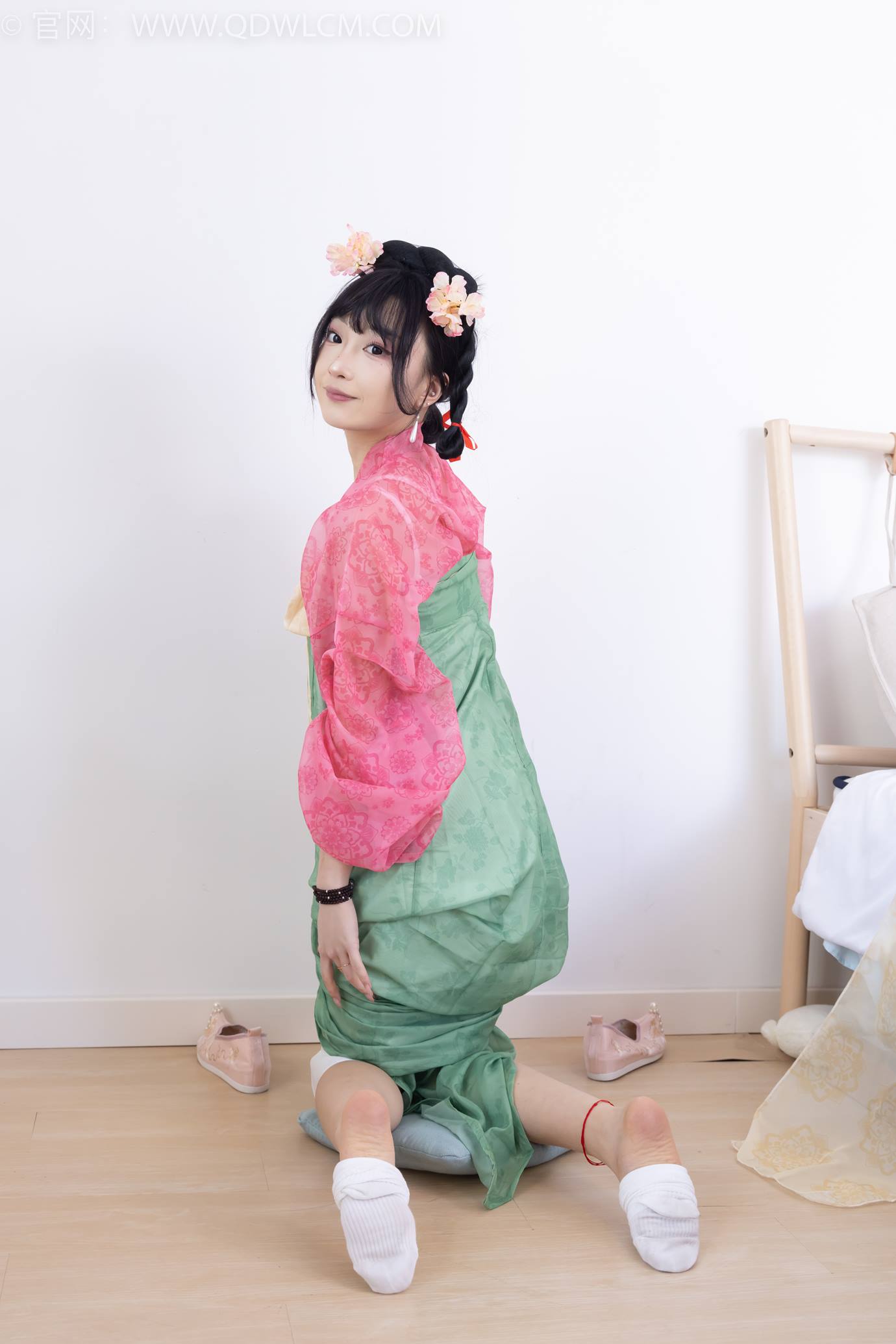 图片[87]-物恋传媒 NO.2297 嘟嘟-布鞋、白棉袜、古装、半脱袜子剧情[138P] – 速更版-美库