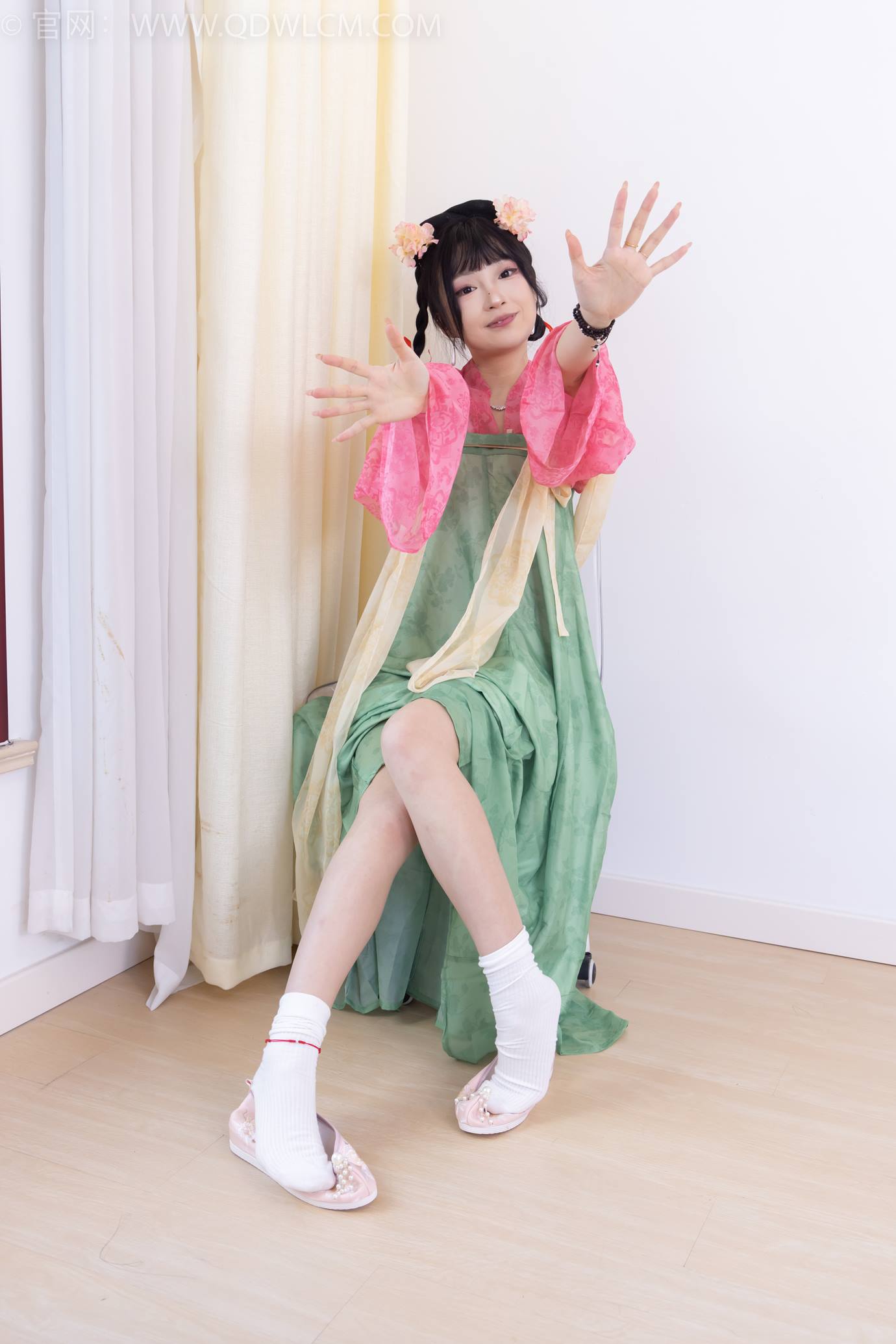 图片[109]-物恋传媒 NO.2297 嘟嘟-布鞋、白棉袜、古装、半脱袜子剧情[138P] – 速更版-美库