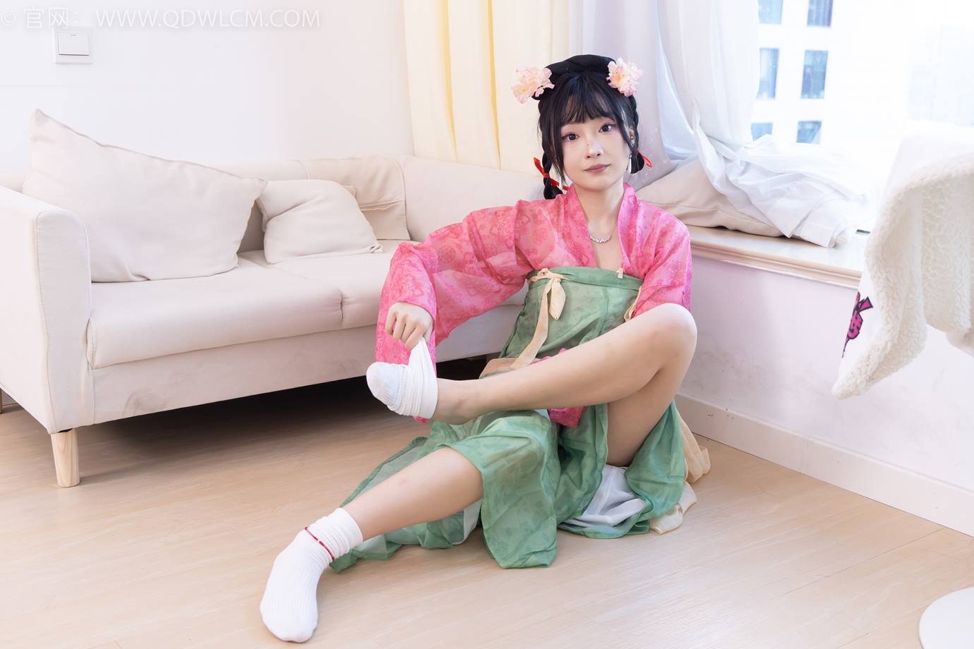 图片[125]-物恋传媒 NO.2297 嘟嘟-布鞋、白棉袜、古装、半脱袜子剧情[138P] – 速更版-美库