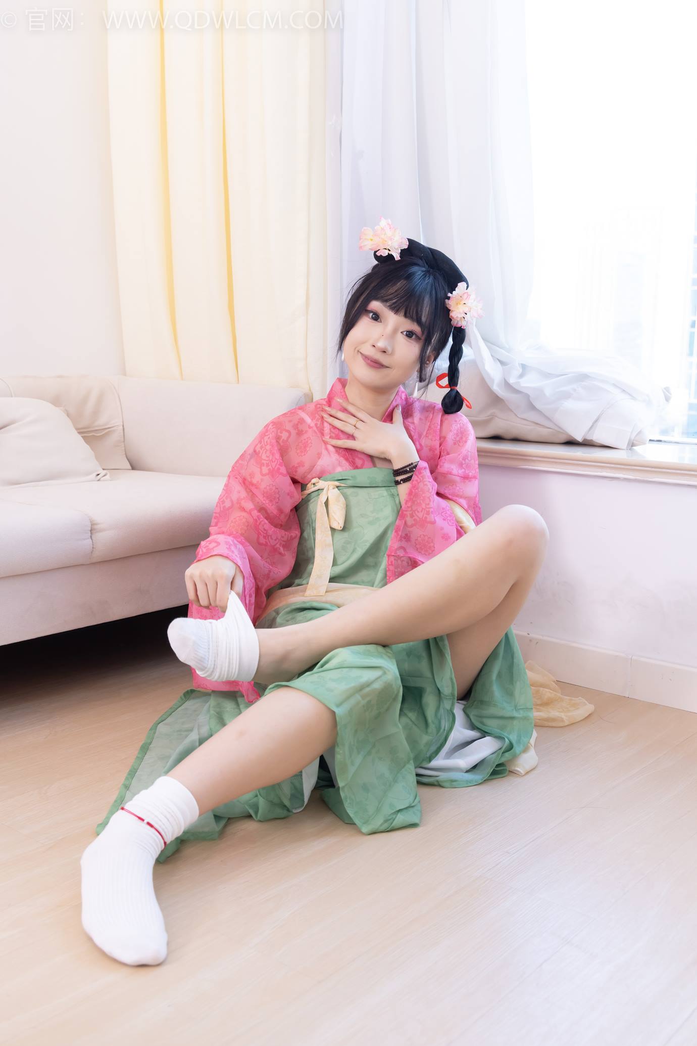 图片[126]-物恋传媒 NO.2297 嘟嘟-布鞋、白棉袜、古装、半脱袜子剧情[138P] – 速更版-美库