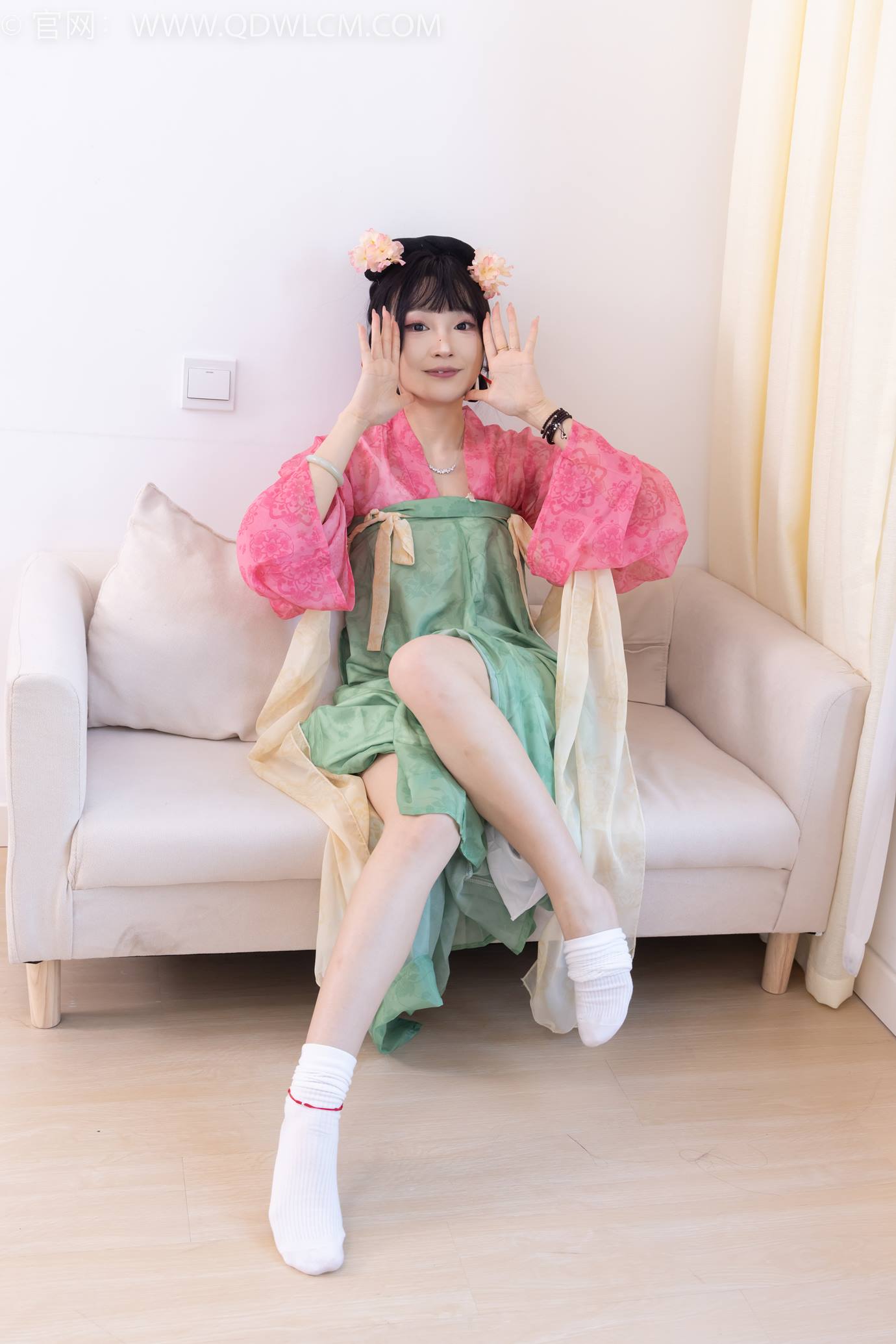 图片[136]-物恋传媒 NO.2297 嘟嘟-布鞋、白棉袜、古装、半脱袜子剧情[138P] – 速更版-美库