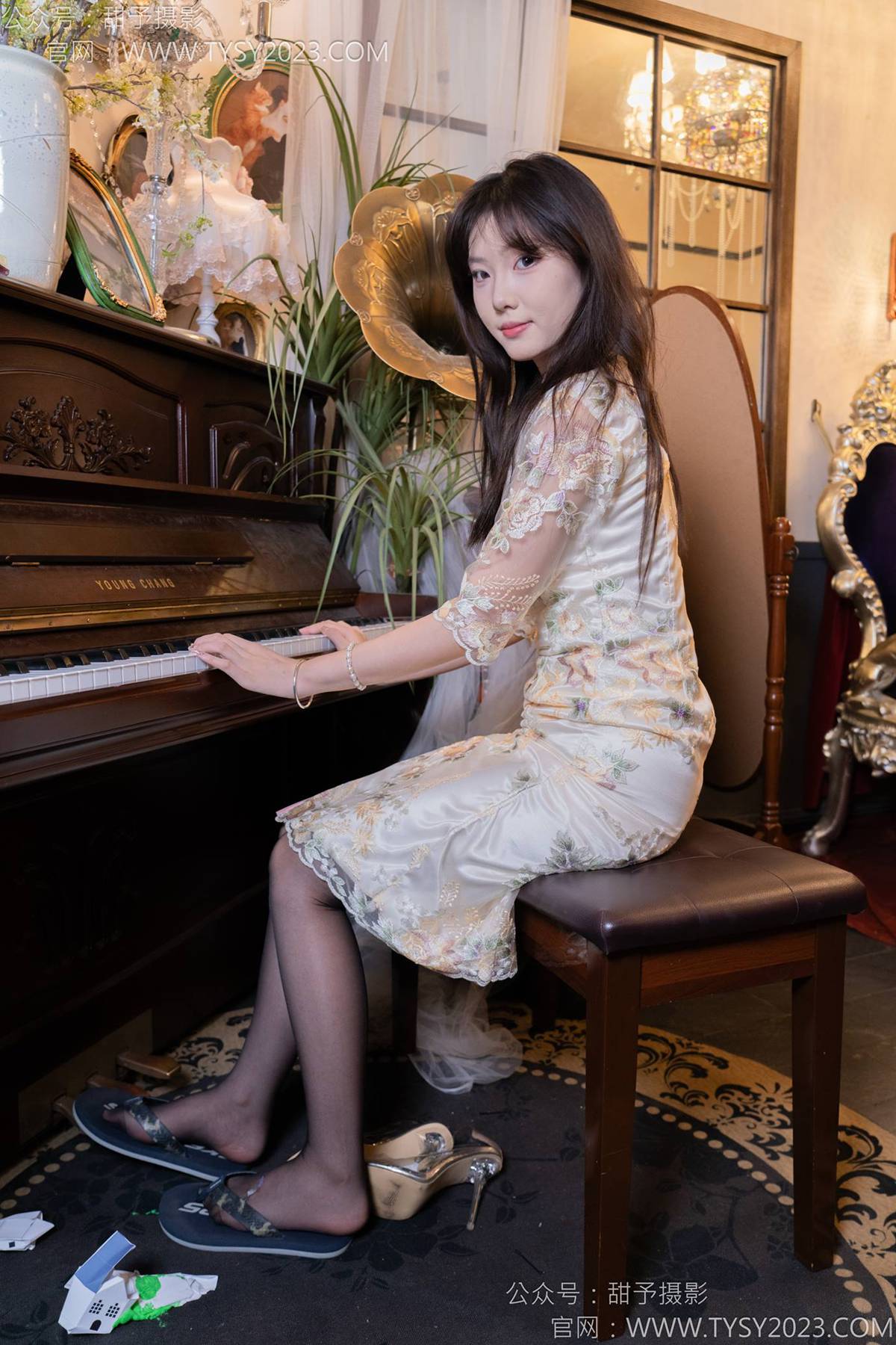 图片[71]-甜予摄影 NO.128 璇璇-拖鞋、高跟鞋、薄灰丝、薄黑丝、踩小房子剧情[91P] – 速更版-美库