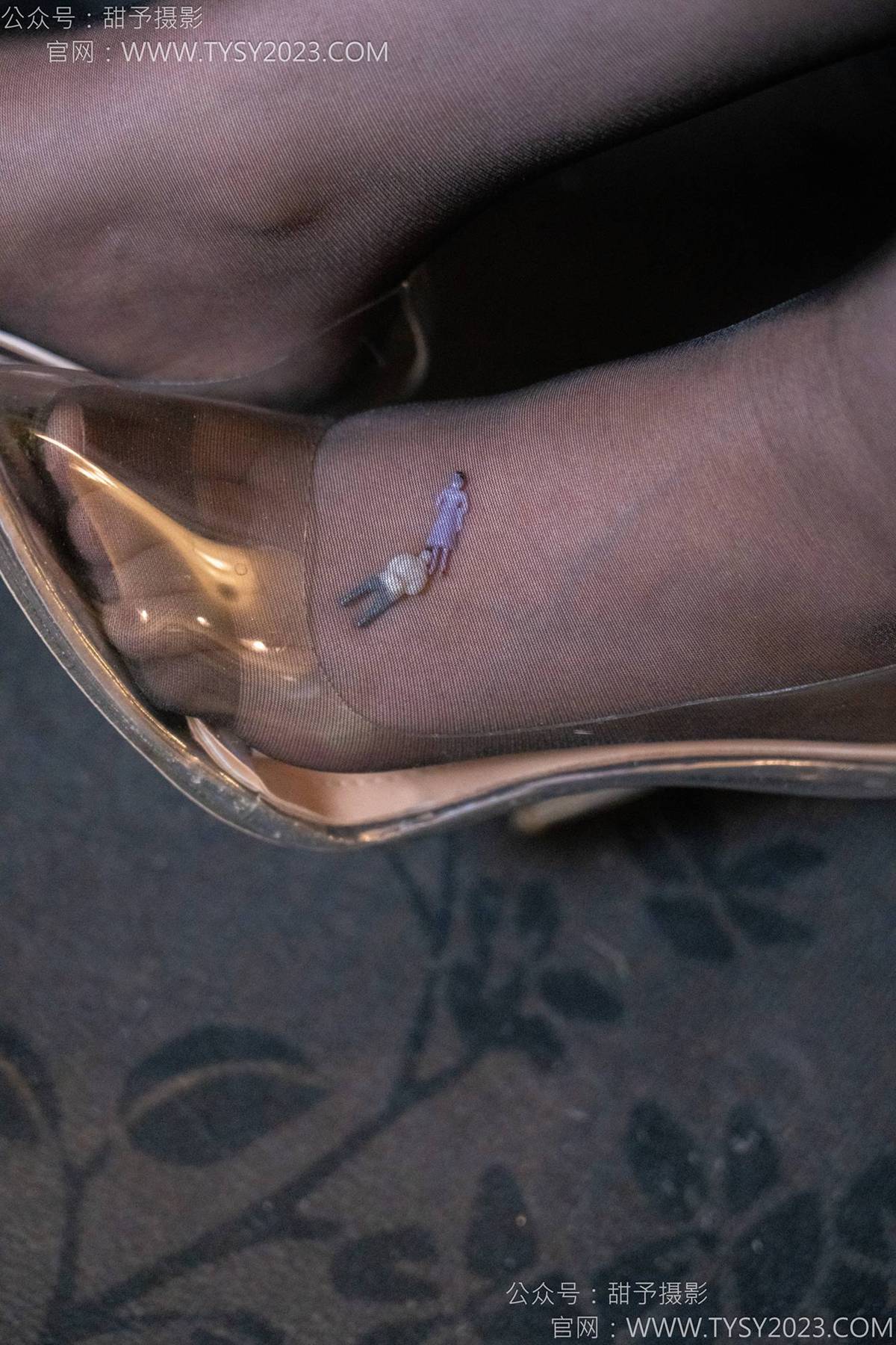 图片[90]-甜予摄影 NO.128 璇璇-拖鞋、高跟鞋、薄灰丝、薄黑丝、踩小房子剧情[91P] – 速更版-美库