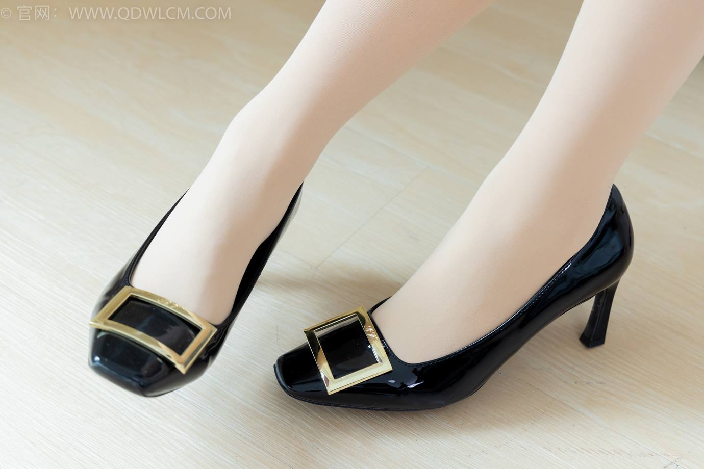 图片[24]-物恋传媒 NO.2298 菜菜-高跟鞋、厚肉丝、肚子痛揉肚子剧情[128P] – 速更版-美库