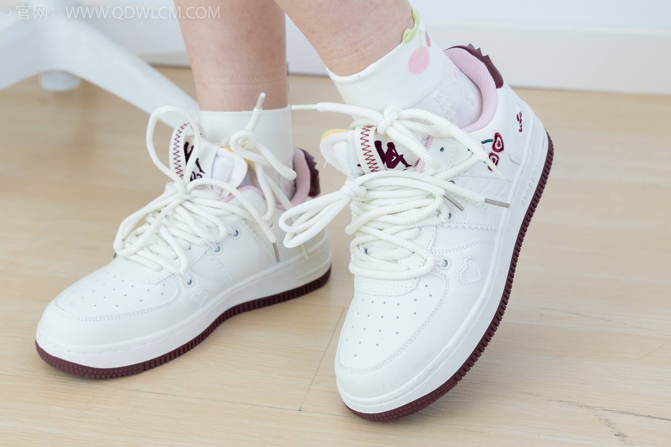 图片[64]-物恋传媒 NO.2299 泡泡-板鞋、白棉袜、裸足、裸足刀叉摆盘剧情[208P] – 速更版-美库