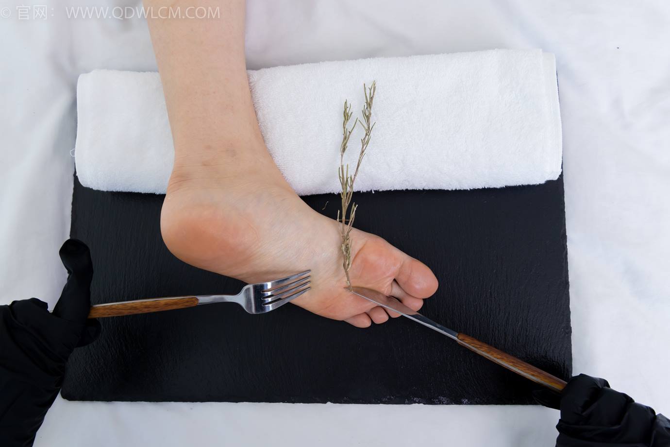 图片[75]-物恋传媒 NO.2299 泡泡-板鞋、白棉袜、裸足、裸足刀叉摆盘剧情[208P] – 速更版-美库