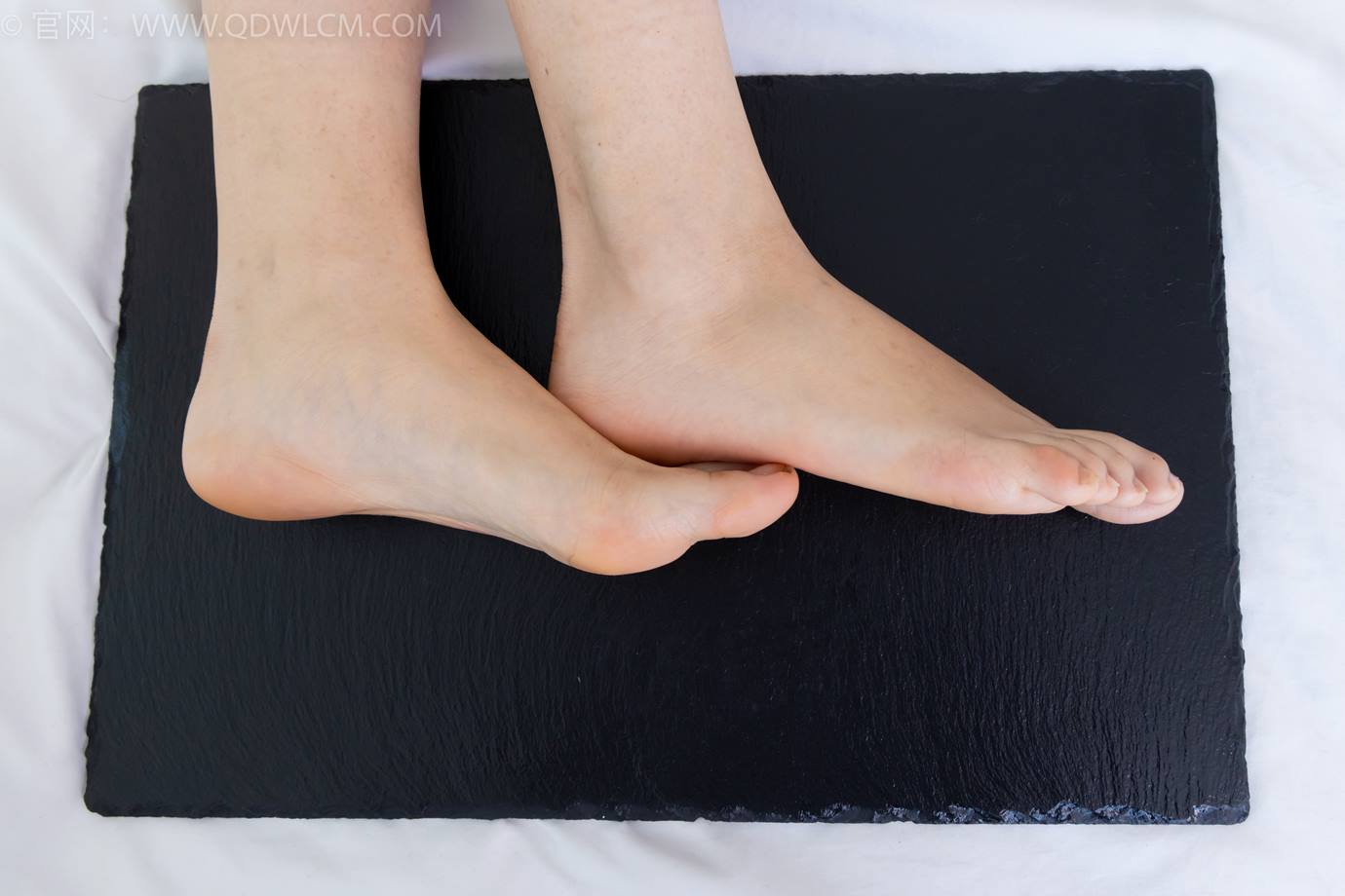 图片[77]-物恋传媒 NO.2299 泡泡-板鞋、白棉袜、裸足、裸足刀叉摆盘剧情[208P] – 速更版-美库