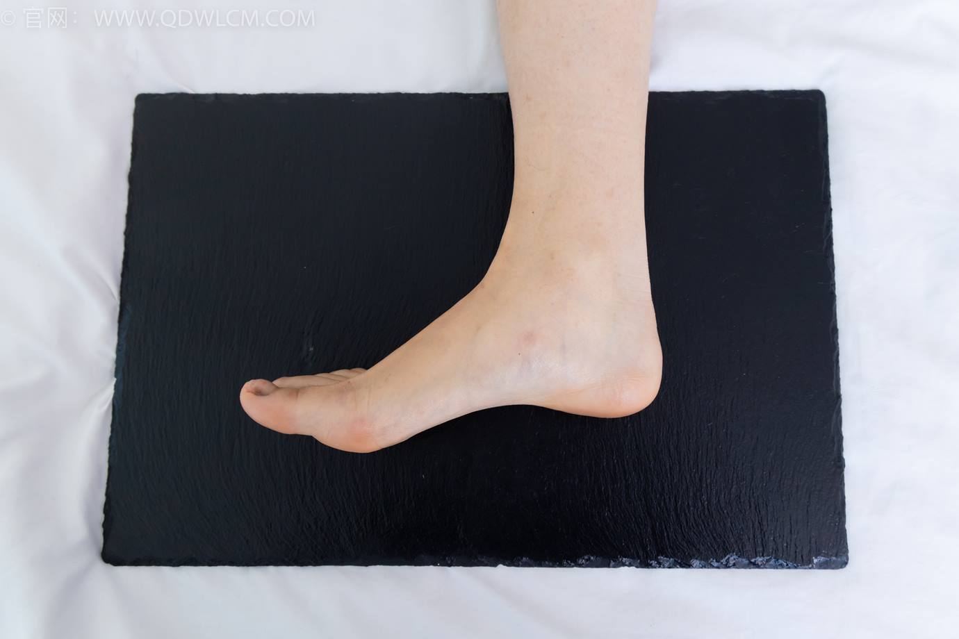 图片[168]-物恋传媒 NO.2299 泡泡-板鞋、白棉袜、裸足、裸足刀叉摆盘剧情[208P] – 速更版-美库