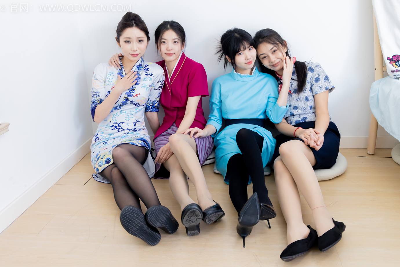 图片[35]-物恋传媒 NO.2300 岚岚&茯苓&米米&泡泡-高跟鞋、平底鞋、薄肉丝、厚黑[144P] – 速更版-美库