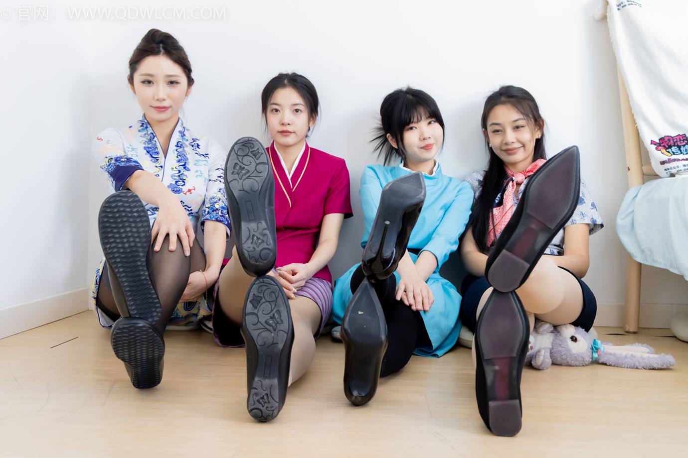 图片[48]-物恋传媒 NO.2300 岚岚&茯苓&米米&泡泡-高跟鞋、平底鞋、薄肉丝、厚黑[144P] – 速更版-美库