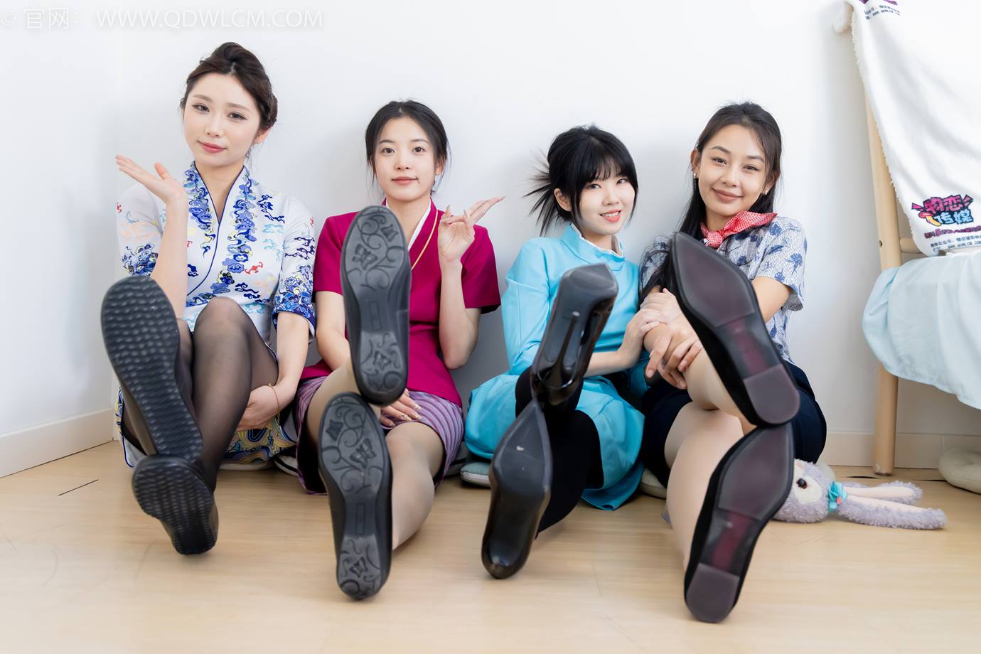 图片[49]-物恋传媒 NO.2300 岚岚&茯苓&米米&泡泡-高跟鞋、平底鞋、薄肉丝、厚黑[144P] – 速更版-美库