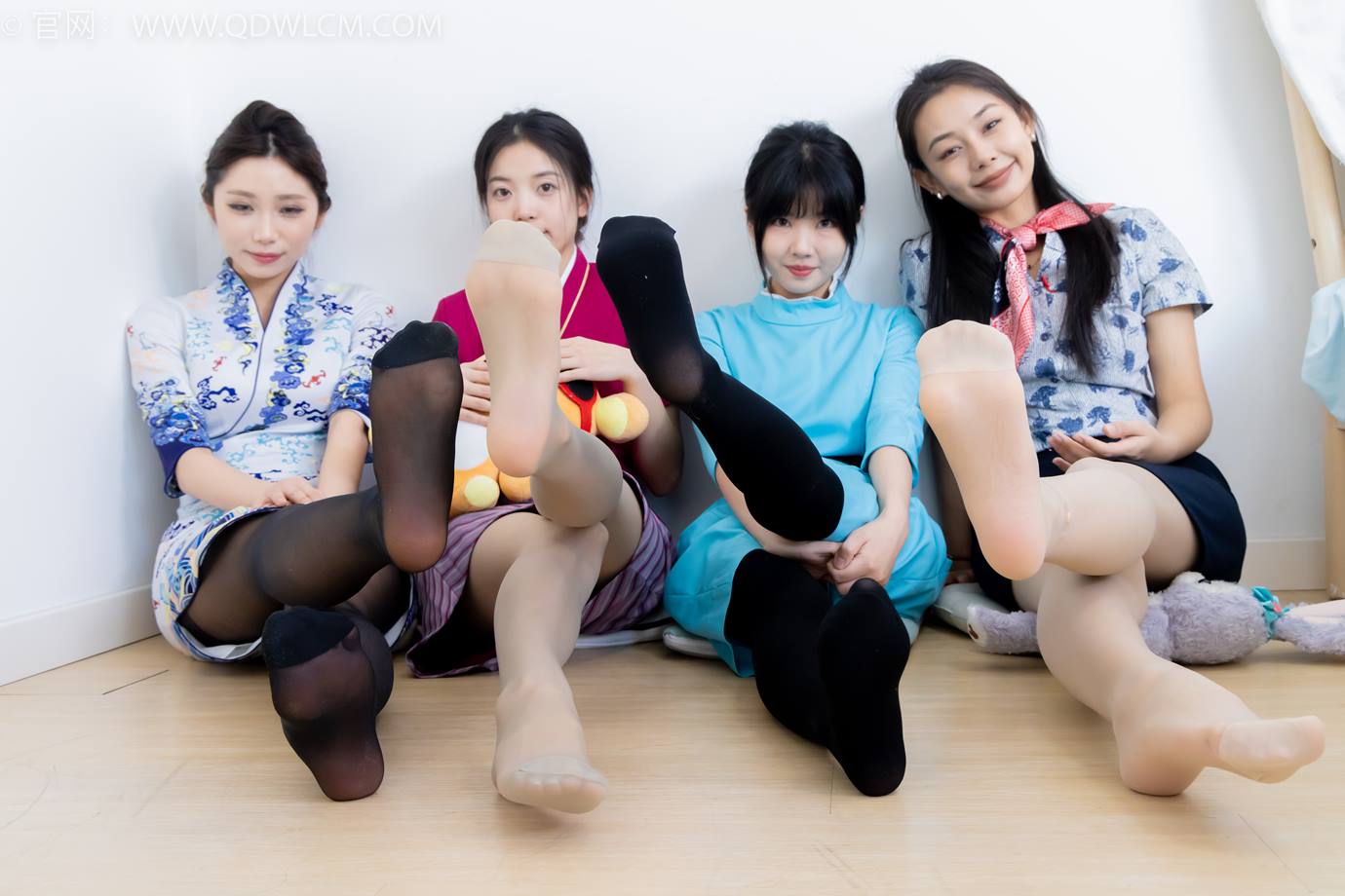 图片[70]-物恋传媒 NO.2300 岚岚&茯苓&米米&泡泡-高跟鞋、平底鞋、薄肉丝、厚黑[144P] – 速更版-美库