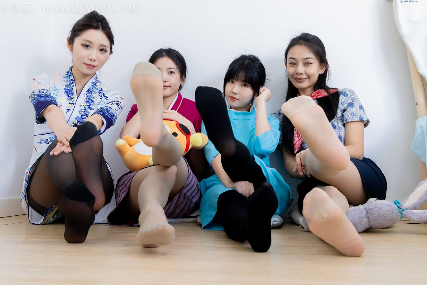 图片[73]-物恋传媒 NO.2300 岚岚&茯苓&米米&泡泡-高跟鞋、平底鞋、薄肉丝、厚黑[144P] – 速更版-美库