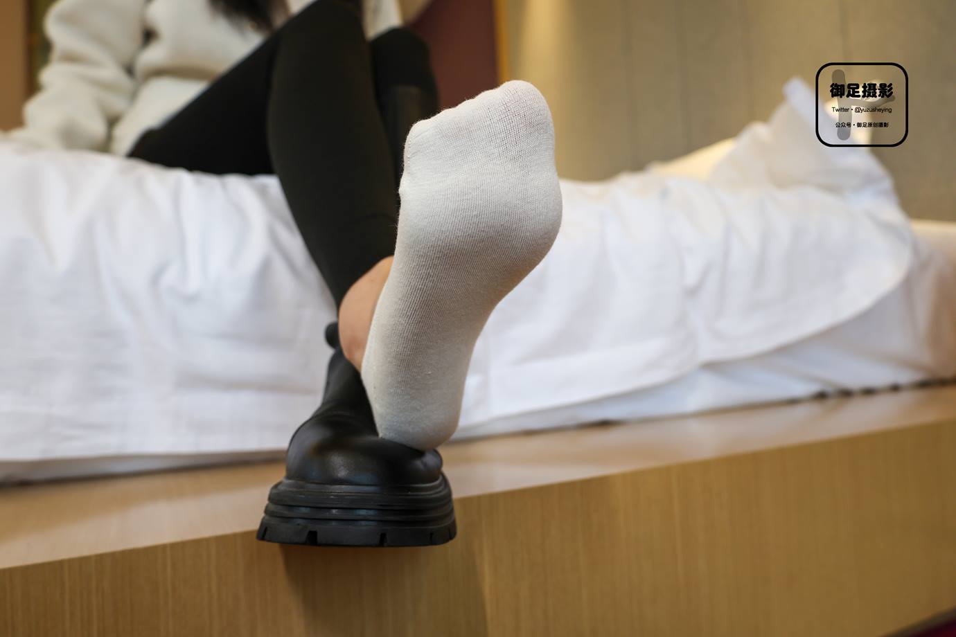 图片[28]-御足摄影 NO.022 – 长靴白袜裸足[95P] – 速更版-美库