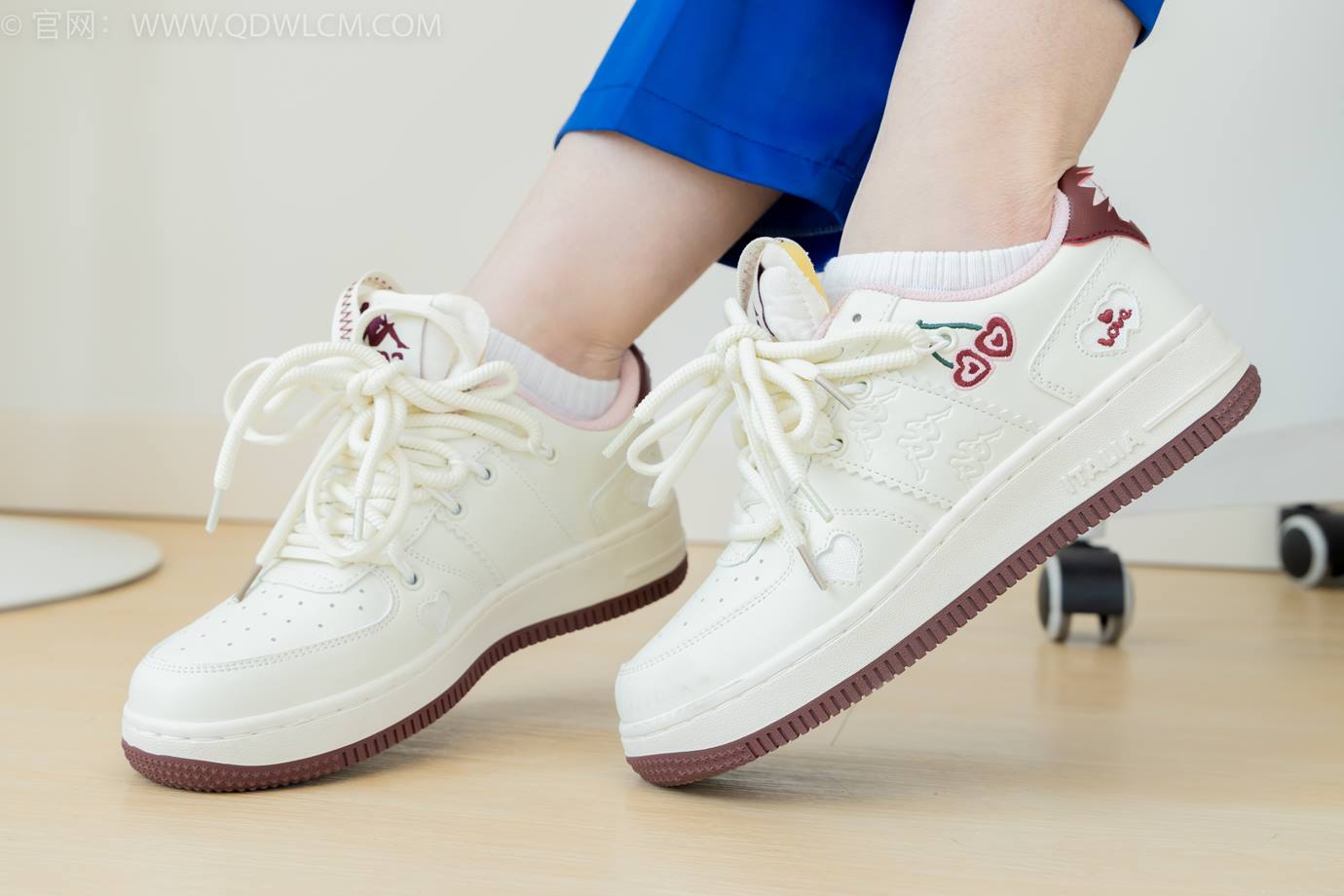 图片[15]-物恋传媒 NO.2301 曲奇-板鞋、白短棉袜、裸足、校服[150P] – 速更版-美库