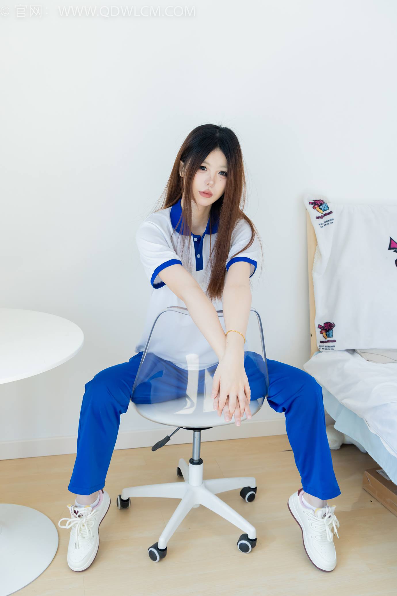 图片[34]-物恋传媒 NO.2301 曲奇-板鞋、白短棉袜、裸足、校服[150P] – 速更版-美库