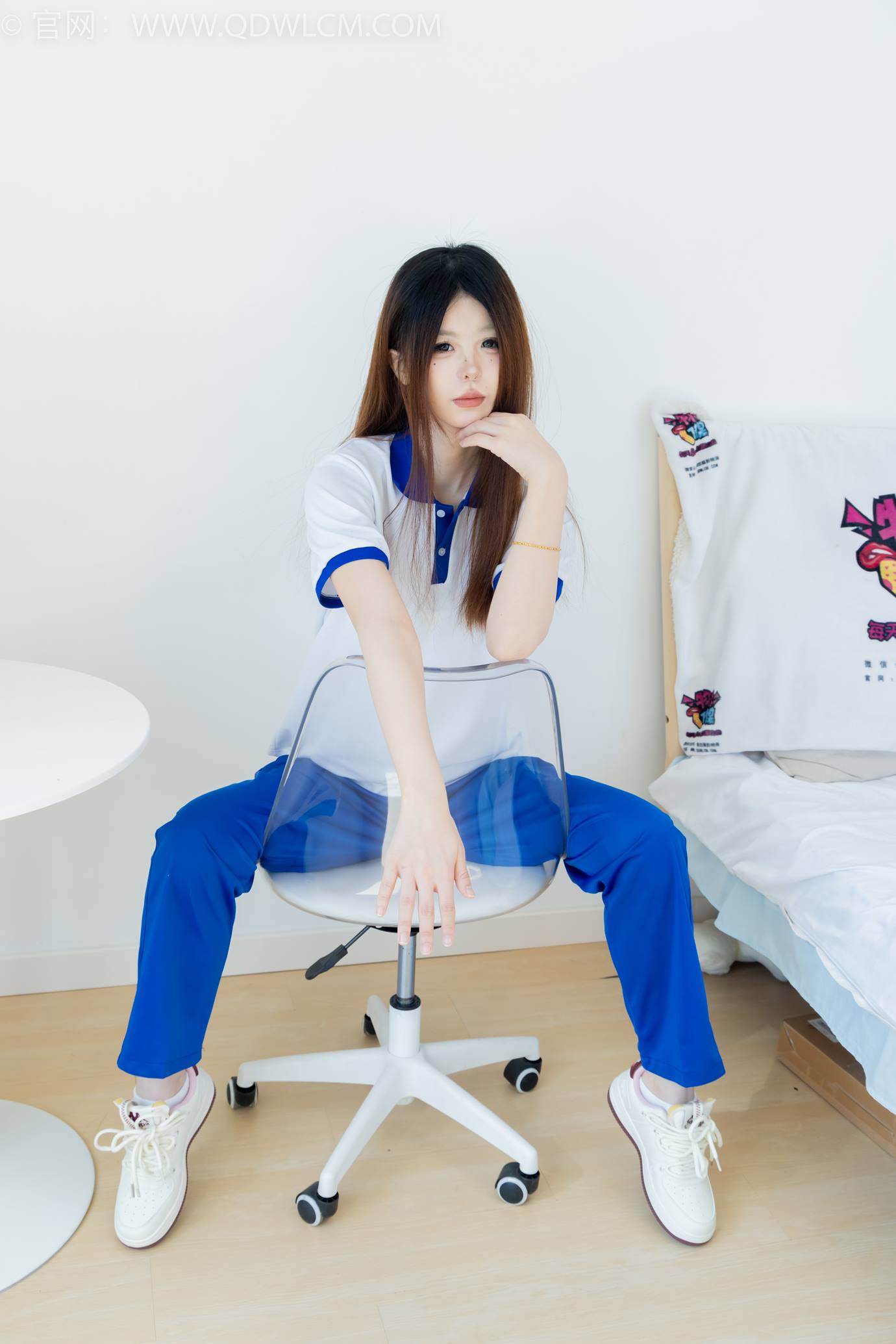 图片[35]-物恋传媒 NO.2301 曲奇-板鞋、白短棉袜、裸足、校服[150P] – 速更版-美库