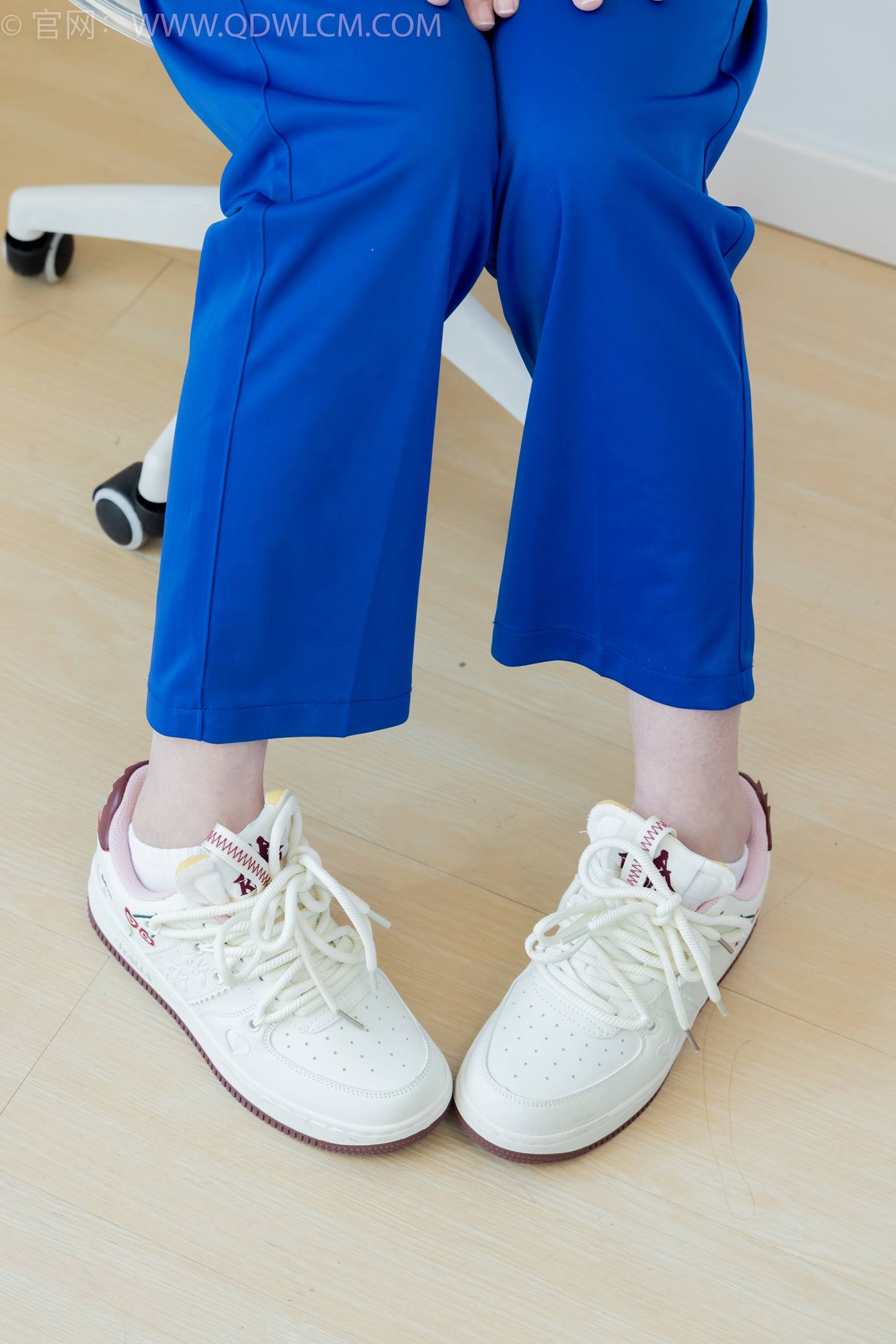 图片[38]-物恋传媒 NO.2301 曲奇-板鞋、白短棉袜、裸足、校服[150P] – 速更版-美库