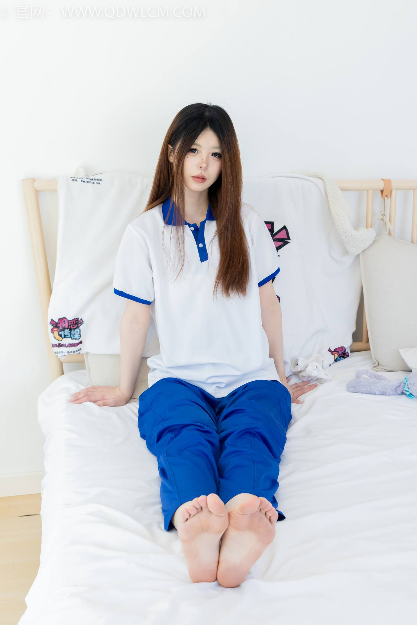 图片[98]-物恋传媒 NO.2301 曲奇-板鞋、白短棉袜、裸足、校服[150P] – 速更版-美库