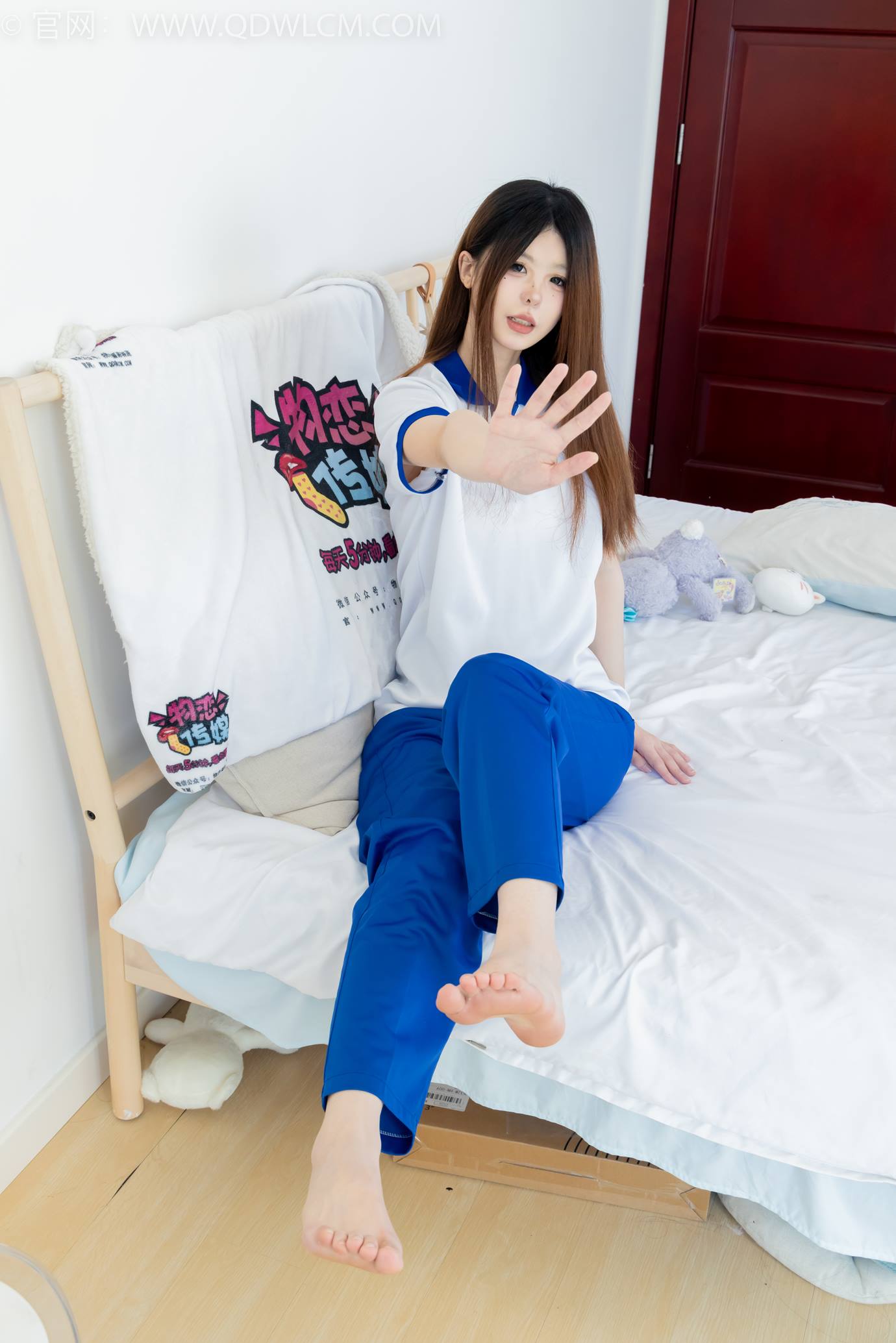 图片[136]-物恋传媒 NO.2301 曲奇-板鞋、白短棉袜、裸足、校服[150P] – 速更版-美库