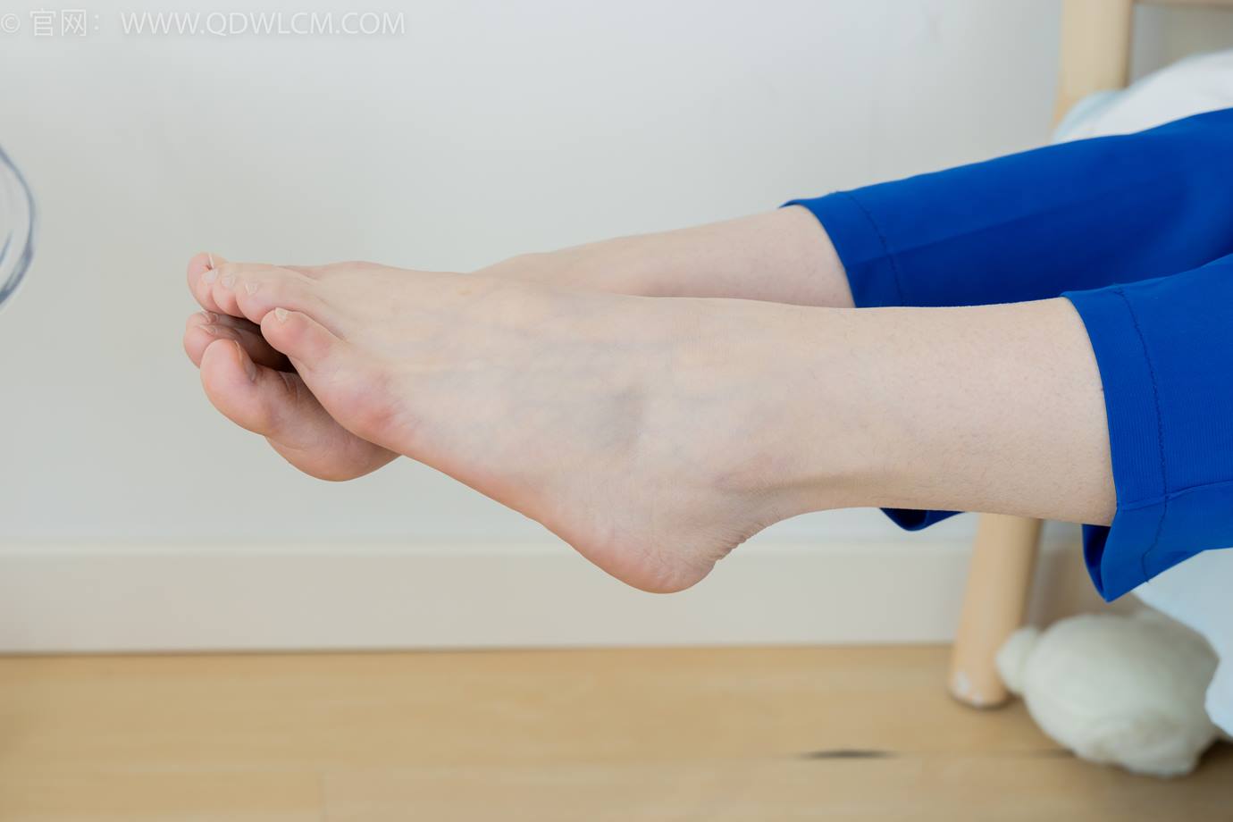 图片[141]-物恋传媒 NO.2301 曲奇-板鞋、白短棉袜、裸足、校服[150P] – 速更版-美库