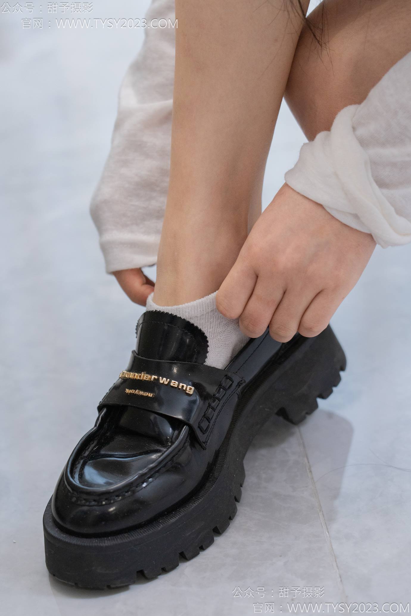 图片[11]-甜予摄影 NO.130 澜澜-皮鞋、白棉袜、裸足、掉袜子剧情[130P] – 速更版-美库