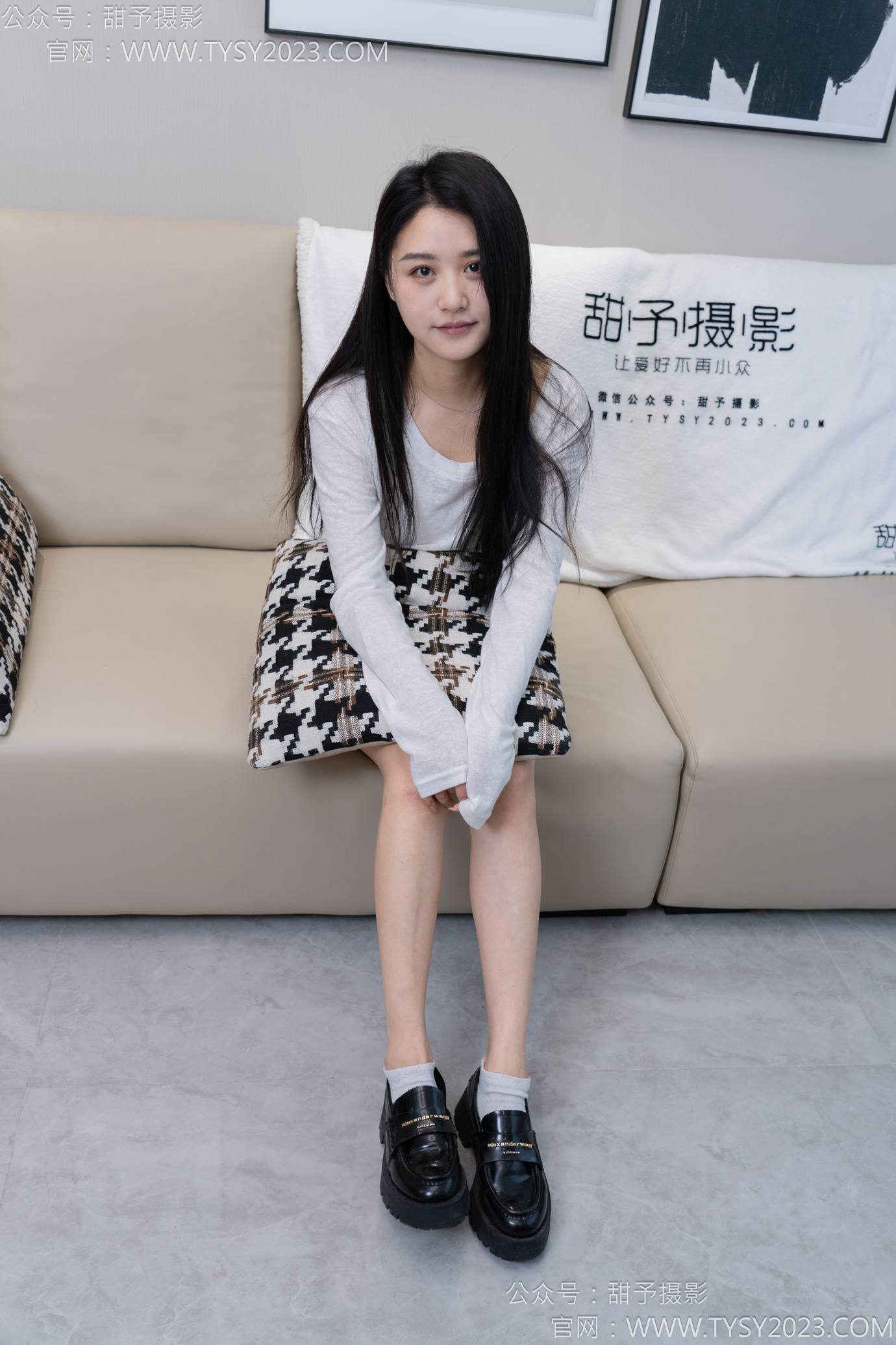 图片[25]-甜予摄影 NO.130 澜澜-皮鞋、白棉袜、裸足、掉袜子剧情[130P] – 速更版-美库