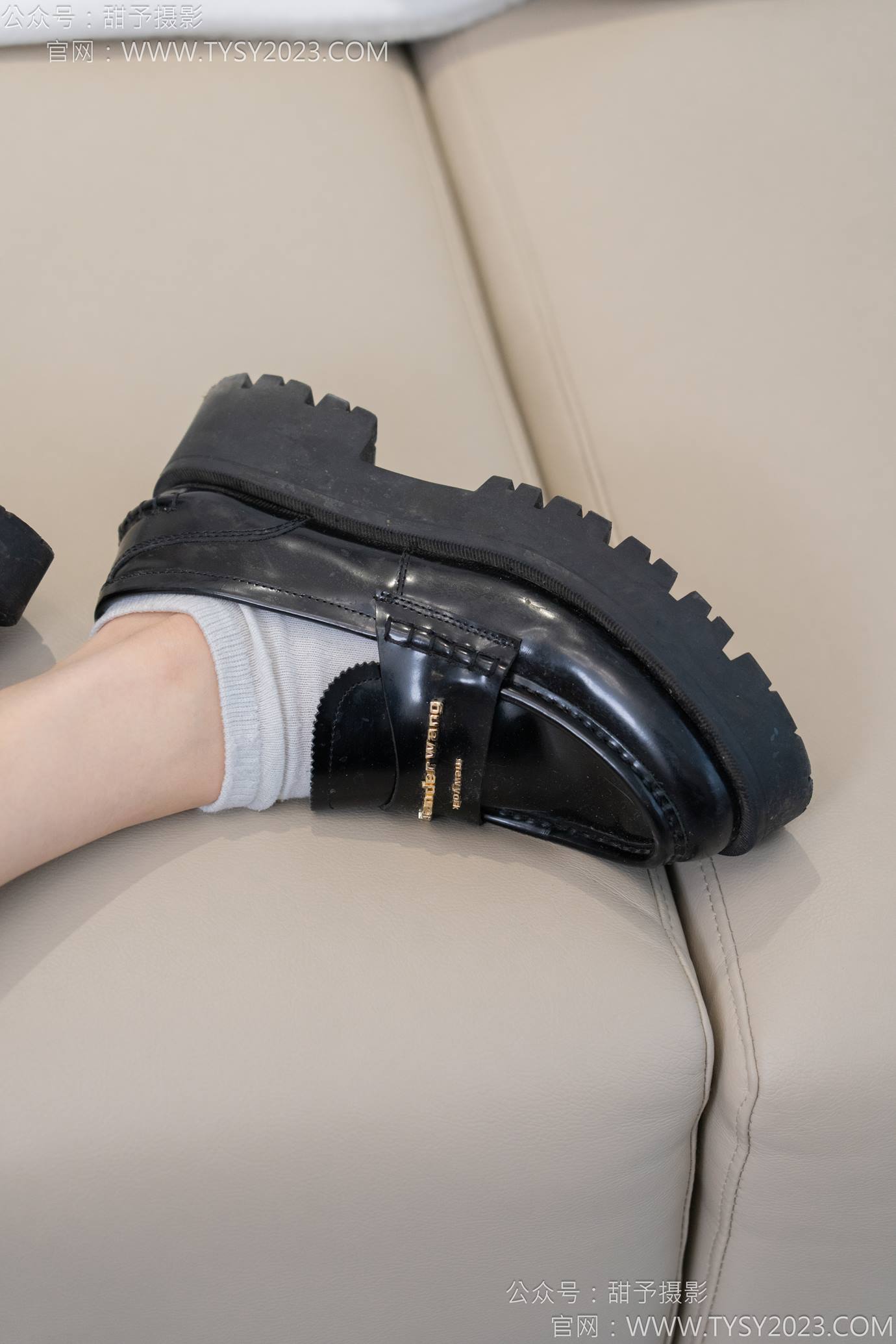 图片[34]-甜予摄影 NO.130 澜澜-皮鞋、白棉袜、裸足、掉袜子剧情[130P] – 速更版-美库