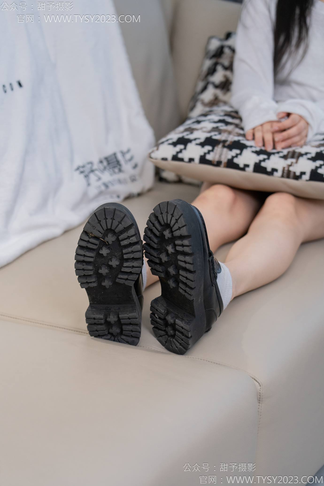 图片[38]-甜予摄影 NO.130 澜澜-皮鞋、白棉袜、裸足、掉袜子剧情[130P] – 速更版-美库