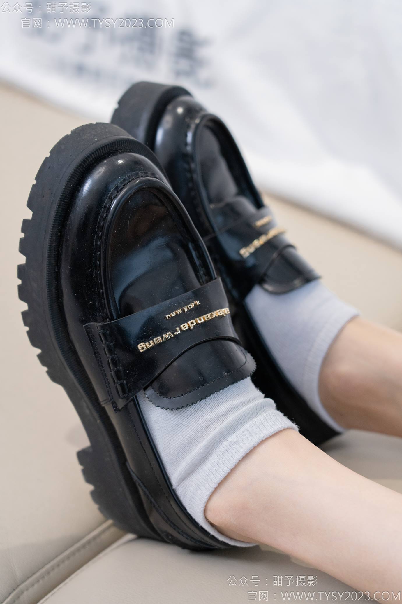 图片[41]-甜予摄影 NO.130 澜澜-皮鞋、白棉袜、裸足、掉袜子剧情[130P] – 速更版-美库