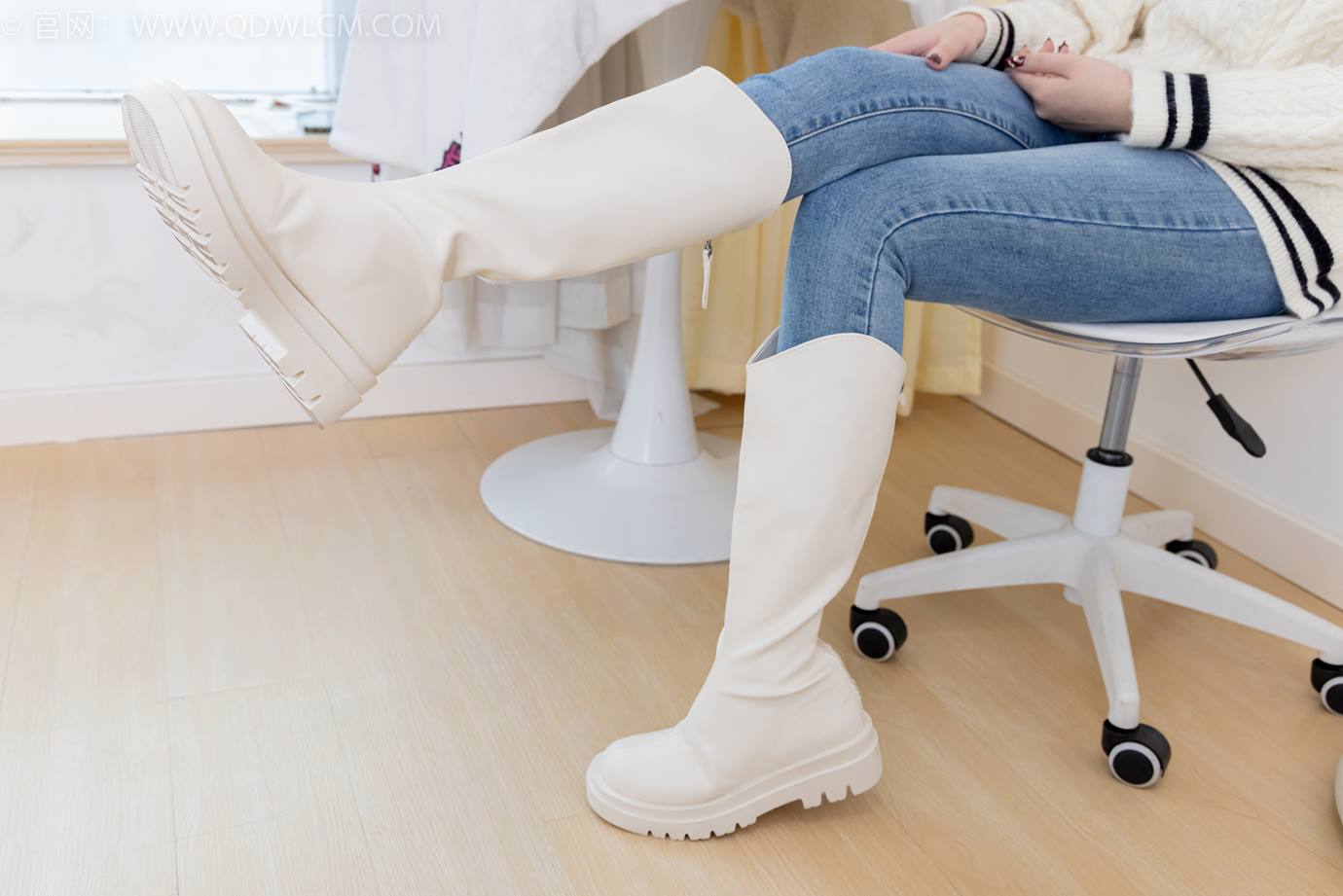 图片[28]-物恋传媒 NO.2302 恬恬-长靴、厚白丝、裤里丝、瑜伽动作老头乐挠脚剧情[115P] – 速更版-美库